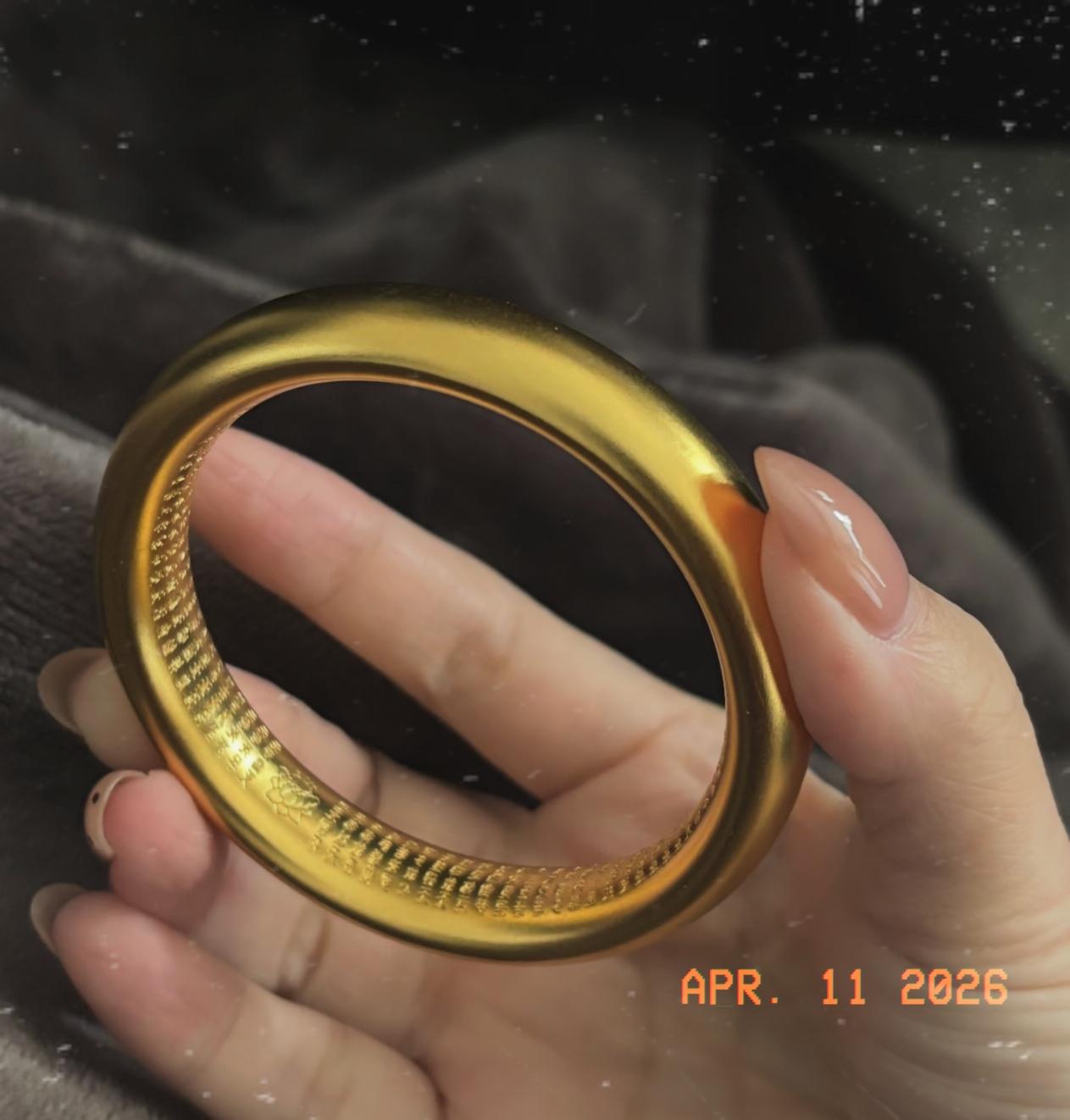 这下彻底凉了，
金价跌得没眼看了！

4月11号金价又回调了，国际盘小幅下跌，国