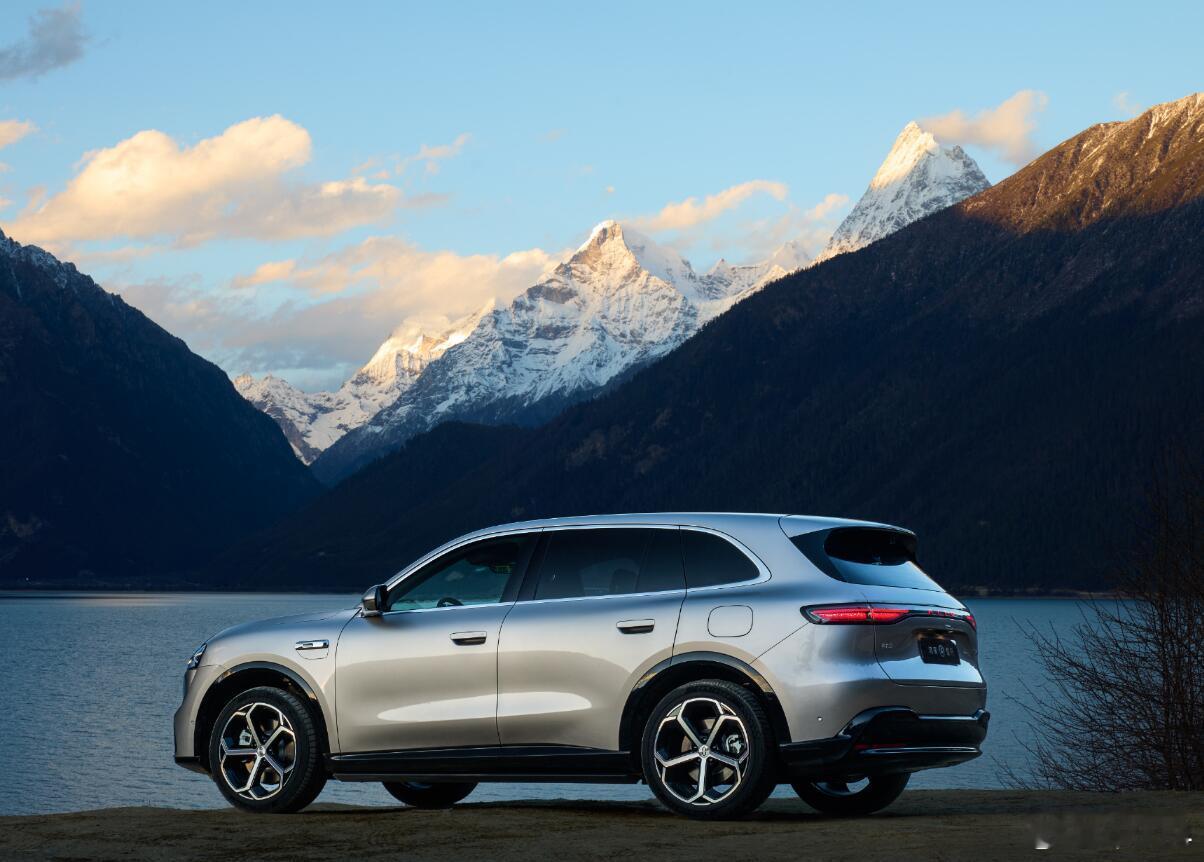 问界M6预订量突破了10万台，这应该是个预想当中的数字，它价格要比问界M7便宜不