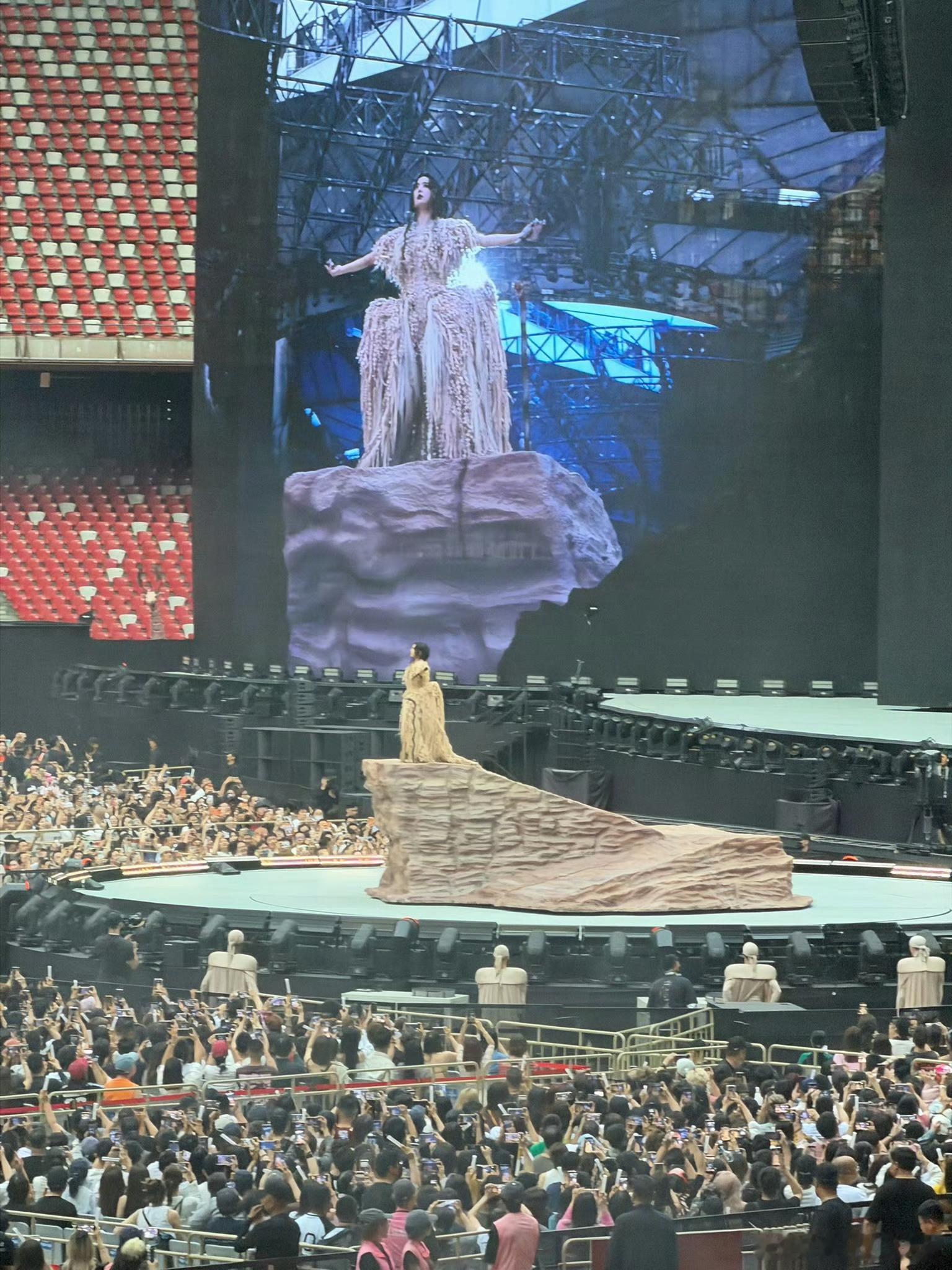 蔡依林鸟巢上座率 全场爆满，九万多人齐合唱，这上座率是华语乐坛女歌手的高光时刻呀