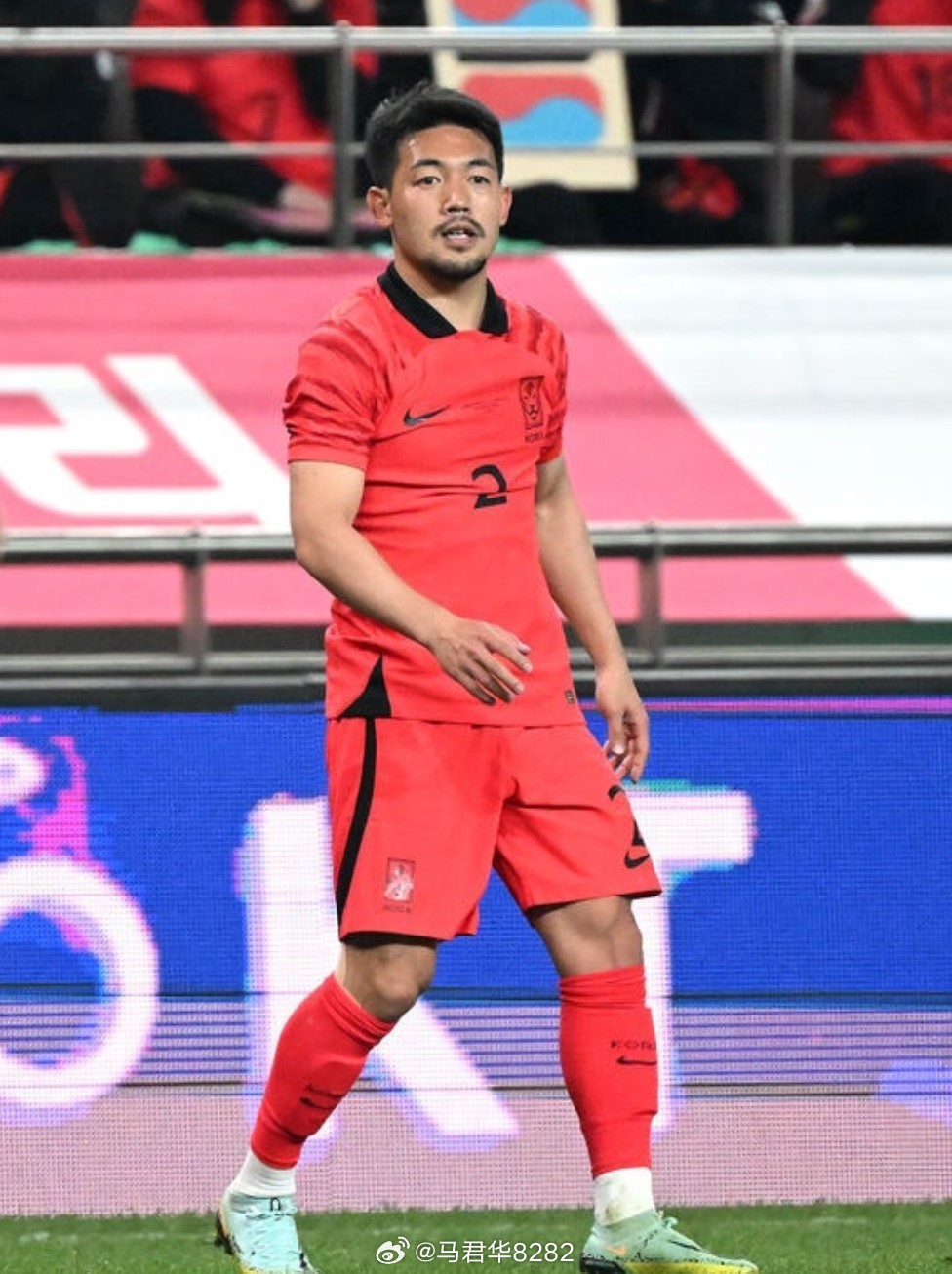 在伊朗踢球的韩国前国脚李记帝，目前已转移至韩国驻伊朗大使馆避险，正在等待回国安排