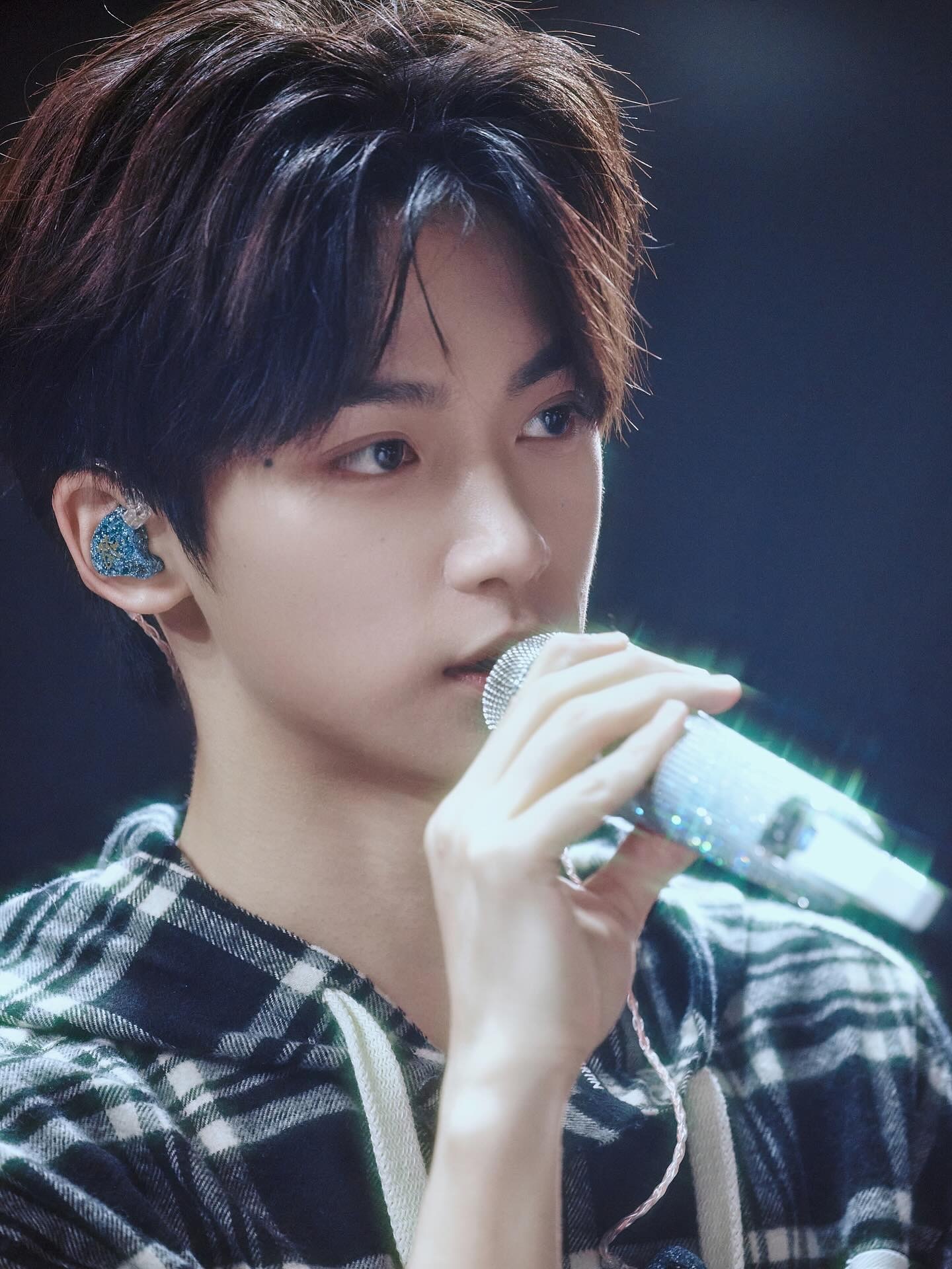 瑞鹤娱乐ins更新📸See you tonight！期待今天的音乐节现场！ ​