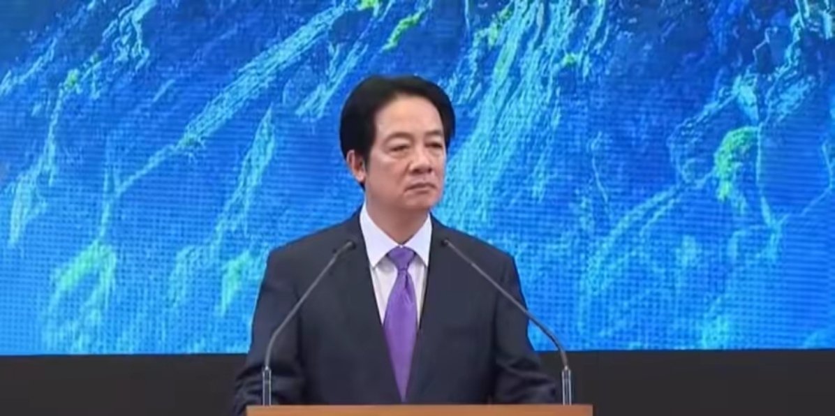赖清德30日在一场台军官校典礼上叫嚣，“台军应坚持‘两国互不隶属’，务必要建立清