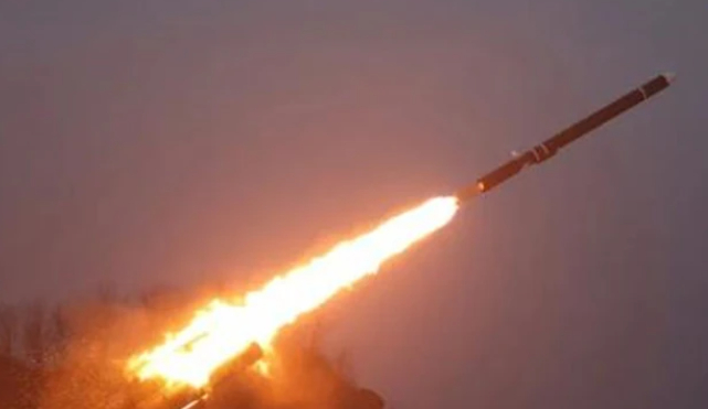 朝鲜是一点也不惯着！朝鲜中央通讯社报道称，当地时间周三，朝鲜向日本海方向试射了一