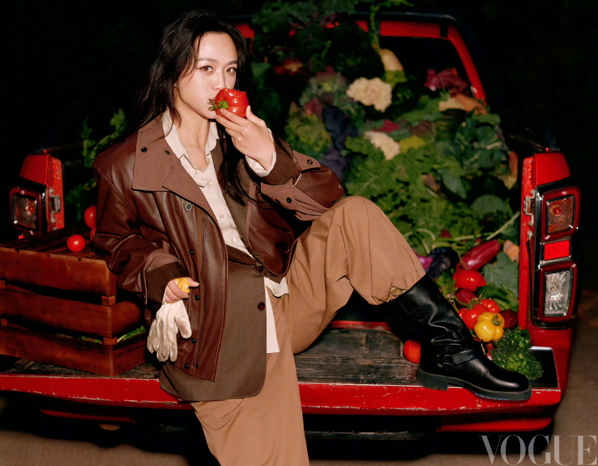 VOGUE汤唯四月刊封面摄影 ：刘颂 造型 ：刘潇 