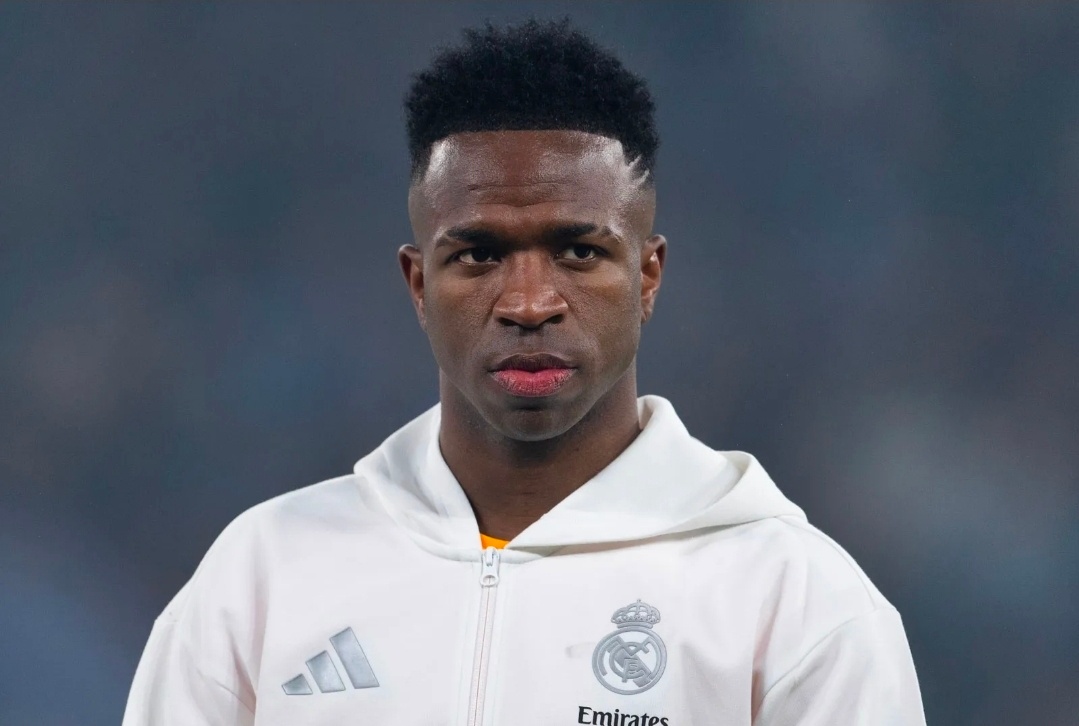 罗马诺在个人播客中更新了维修斯的续约进展，直言皇马方面希望与球员完成续约，而最终