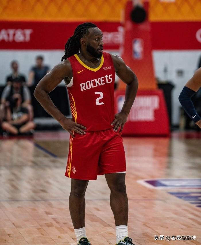 火箭31号秀桑顿真是出色的让人感到麻木！在今天火箭以100：83大胜篮网的夏季联