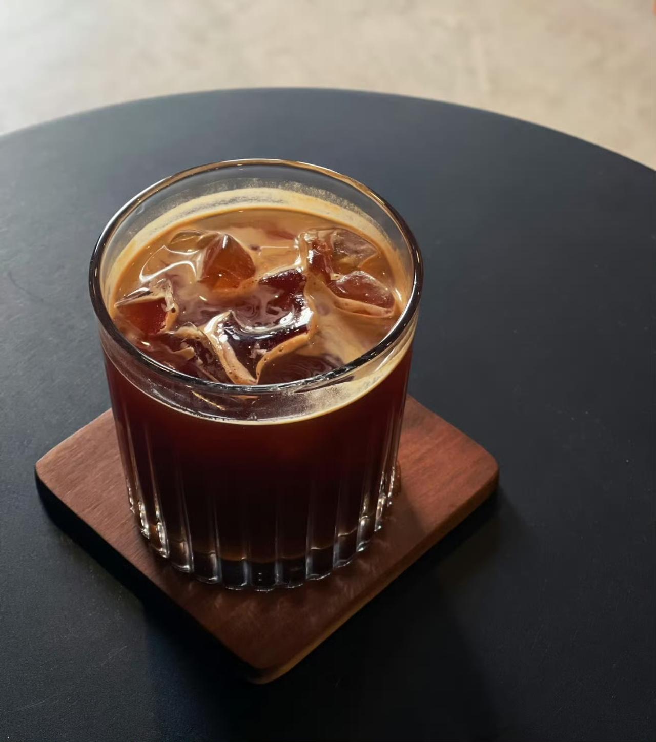 看到苏州张先生在咖啡平台消费了三万七千多元的账单，我真是吓了一跳。这得喝掉多少杯