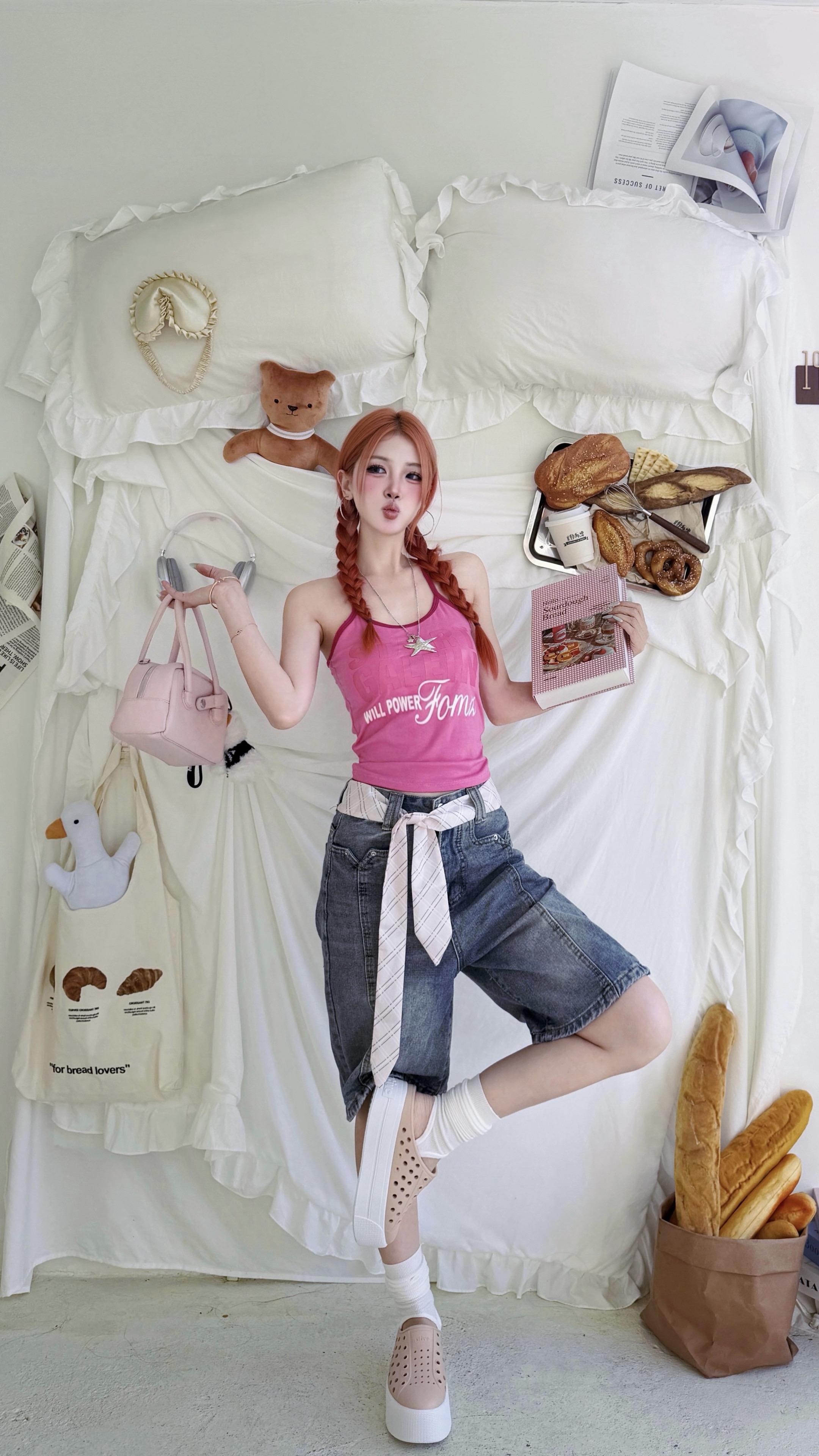 我会用韩语跟她说 欧尼！예뻐 예뻐!      🎀