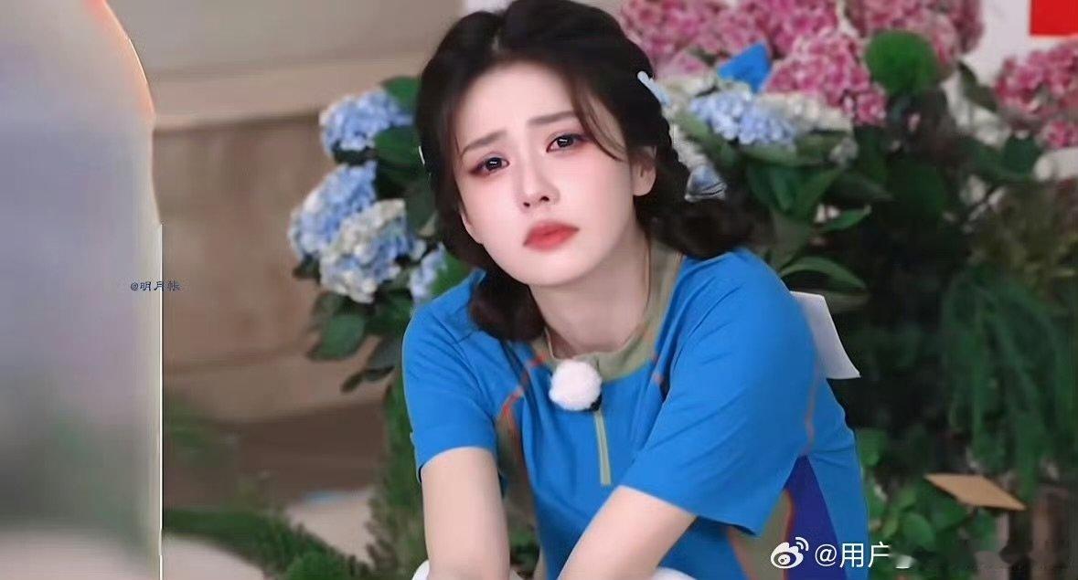 白鹿看向镜头的那一刻 白鹿付出真心的人最舍不得 付出真心的人最舍不得，谁能扛住白