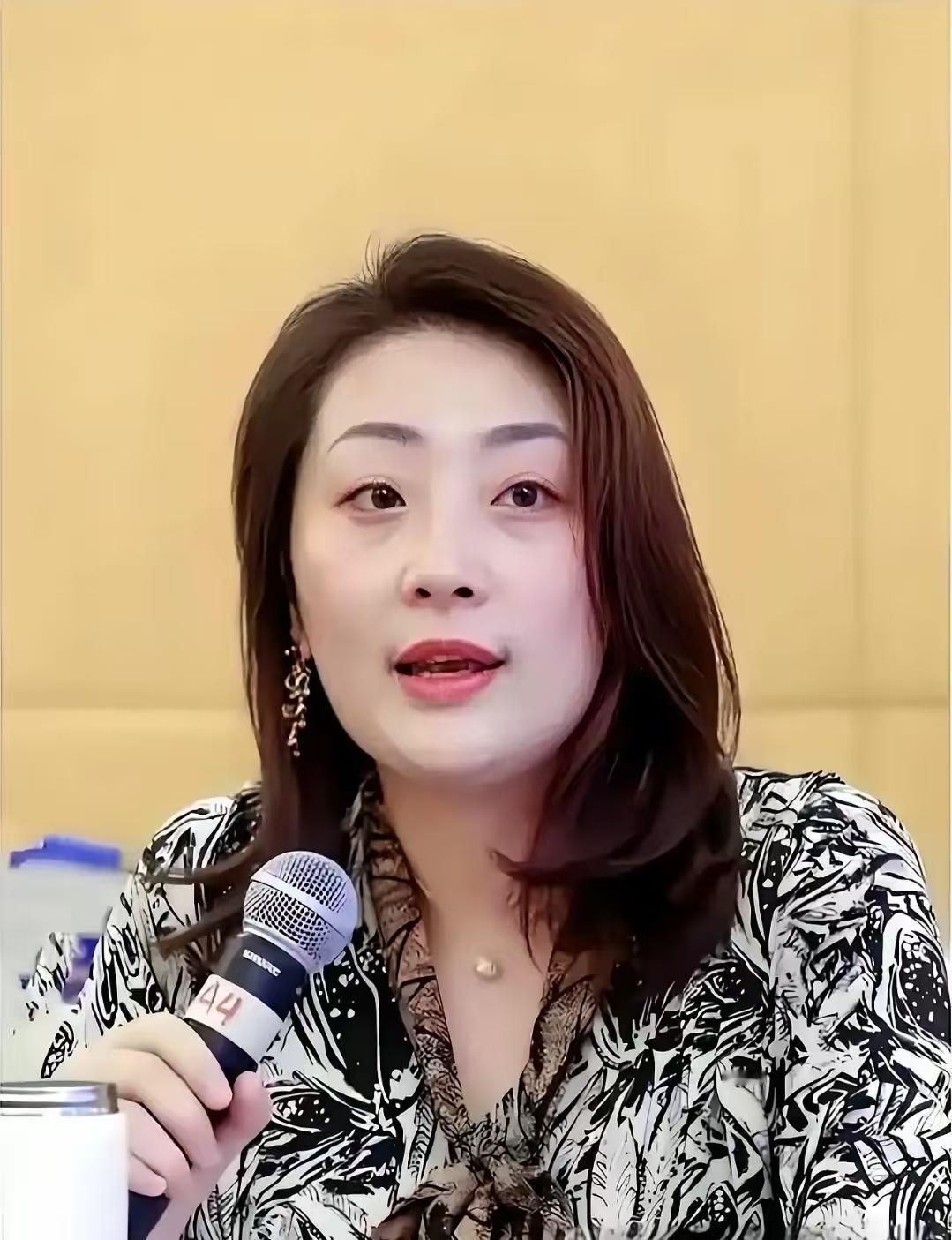 刚去扒了扒宗馥莉的娃小宗！

不扒不知道，一扒才发现……

这娃小宗从开始到结束