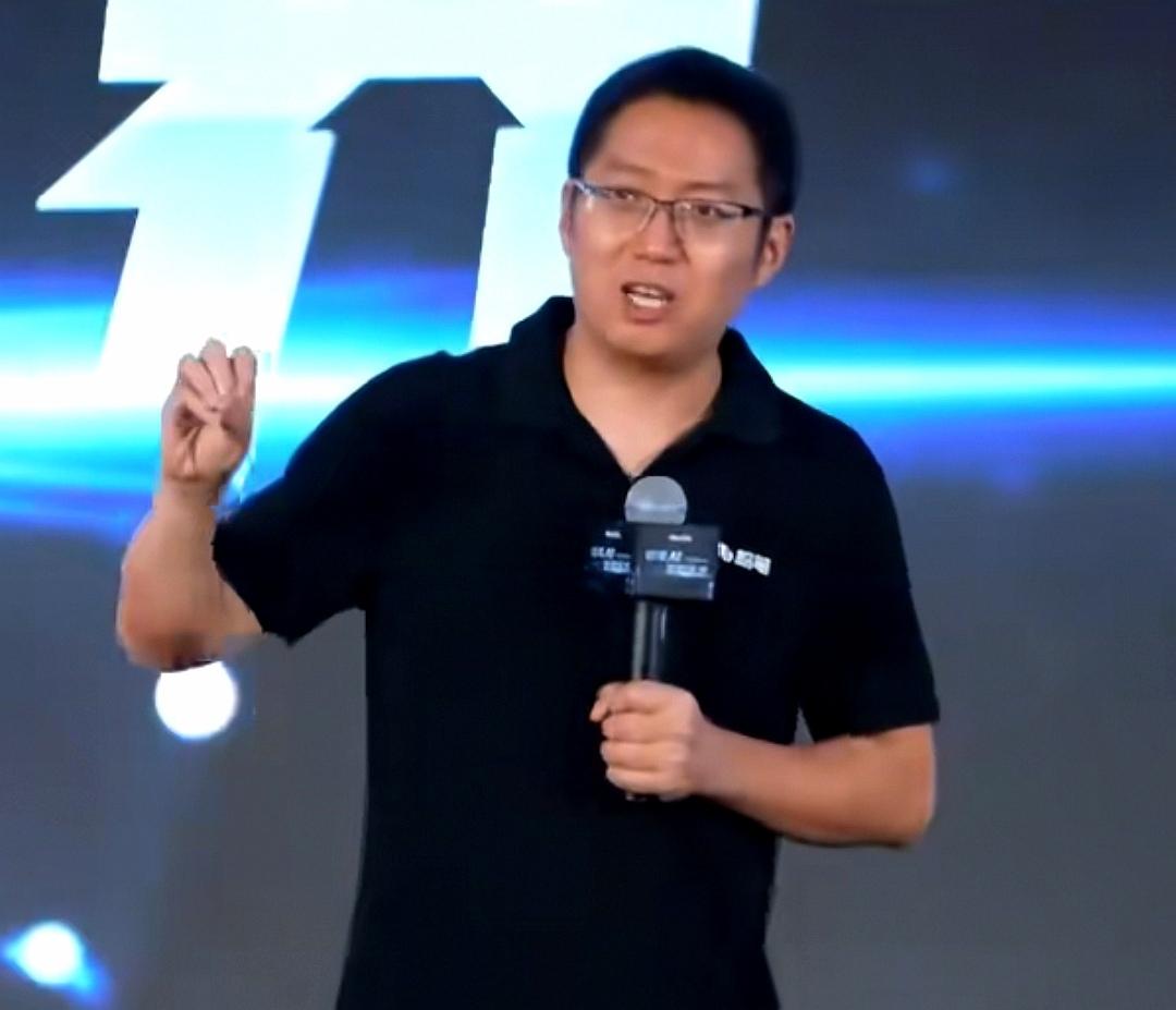 “考公都是混吃等死”骂的如此龌蹉不堪，至于吗？事后粉笔ceo张小龙鞠躬道歉，从不