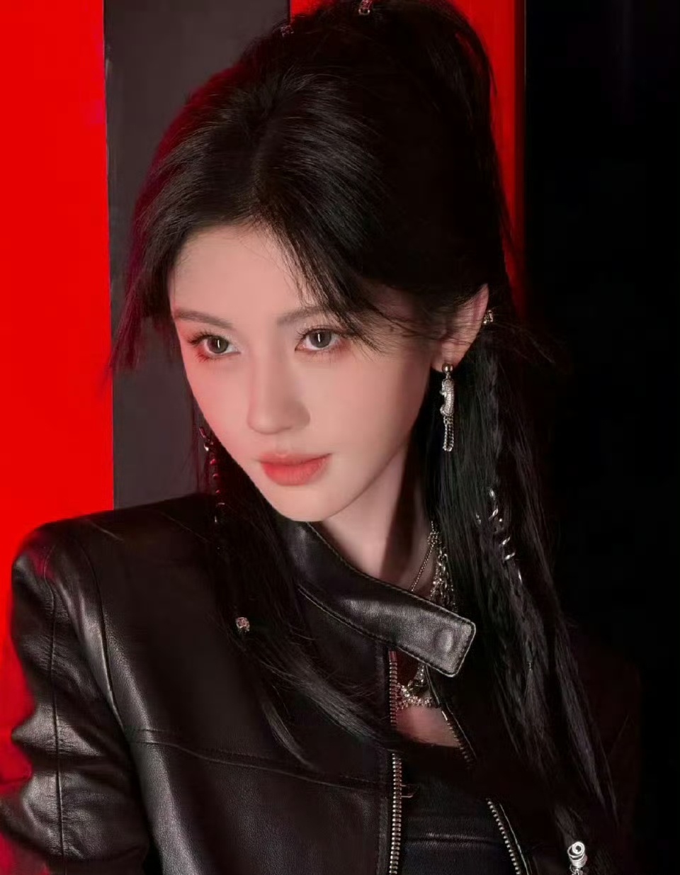 网友评鞠婧祎陈哲远长得像这么明显的引占帖吗，害得我无语地笑了一下。。。😅😅两