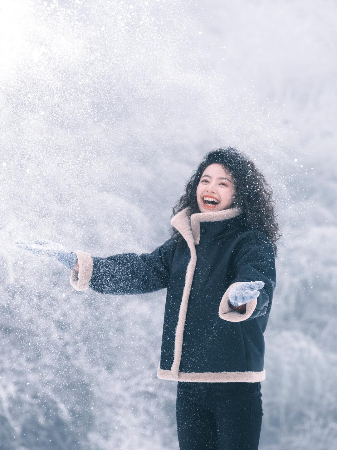 仙女山下了好大的雪，这也太美了吧！
