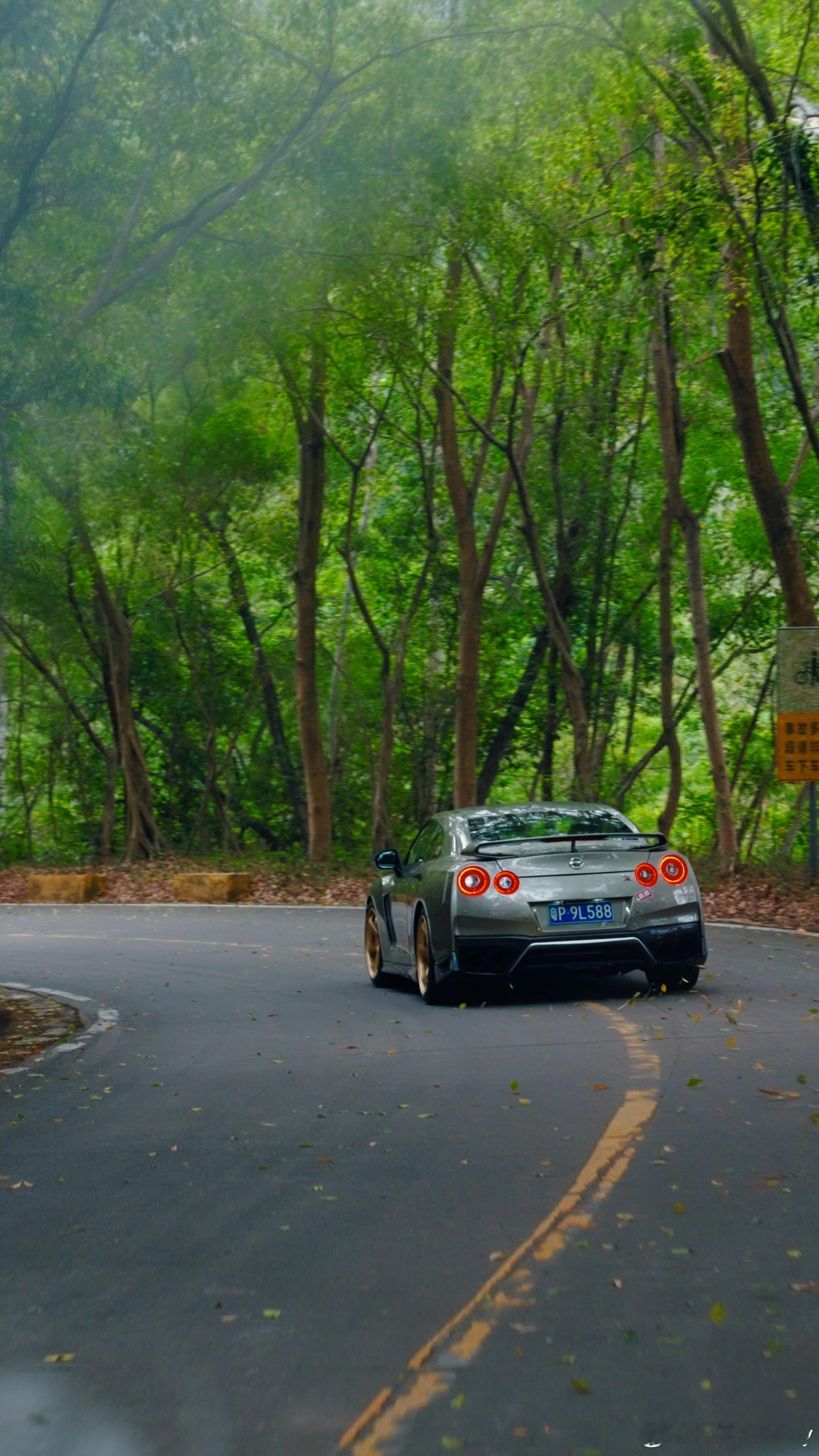 上周拍的末代战神GTRR36已经没了好好珍惜手上的车吧朋友我与汽车的日常日产gt