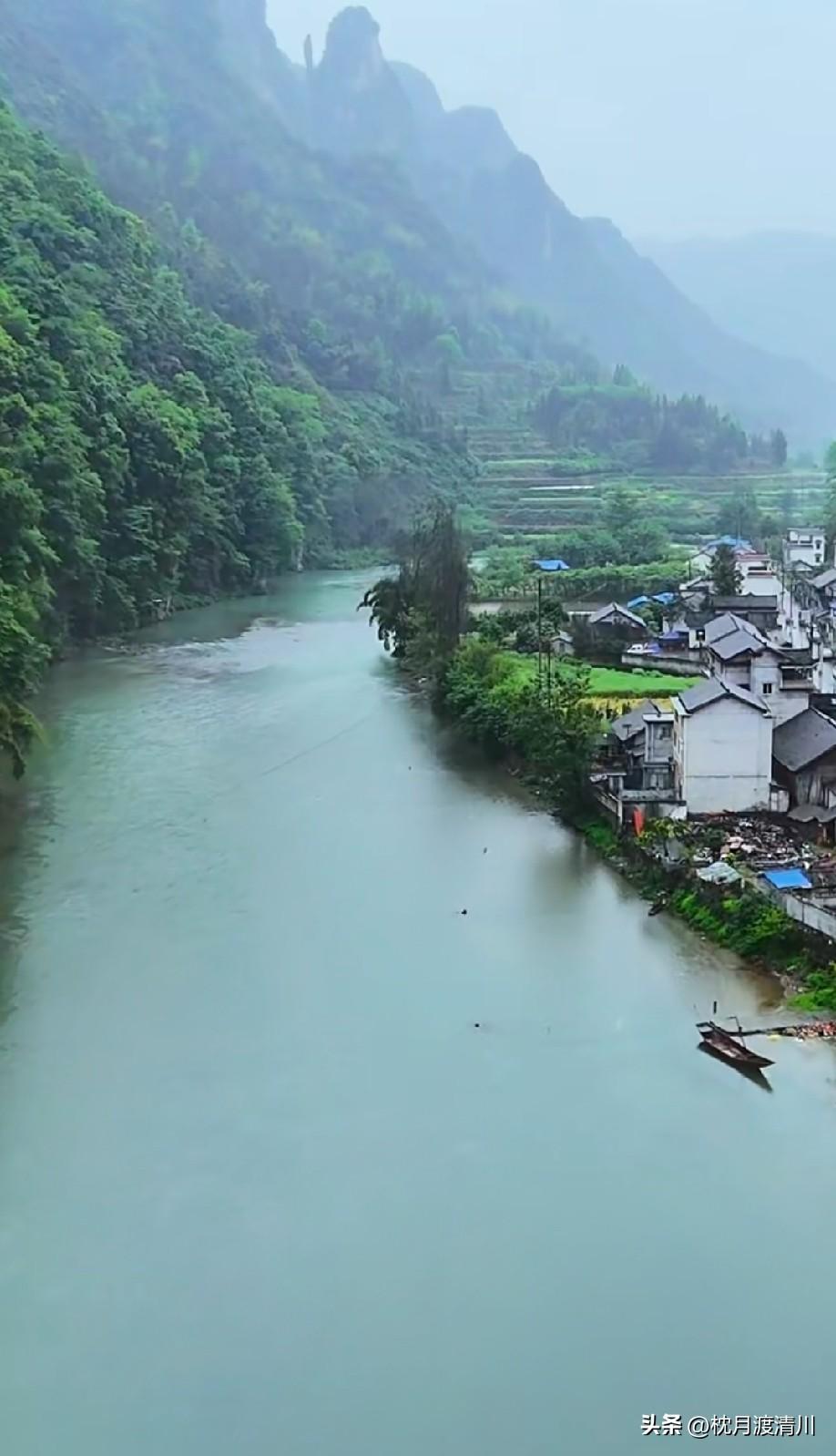 山水田园，云雾缭绕