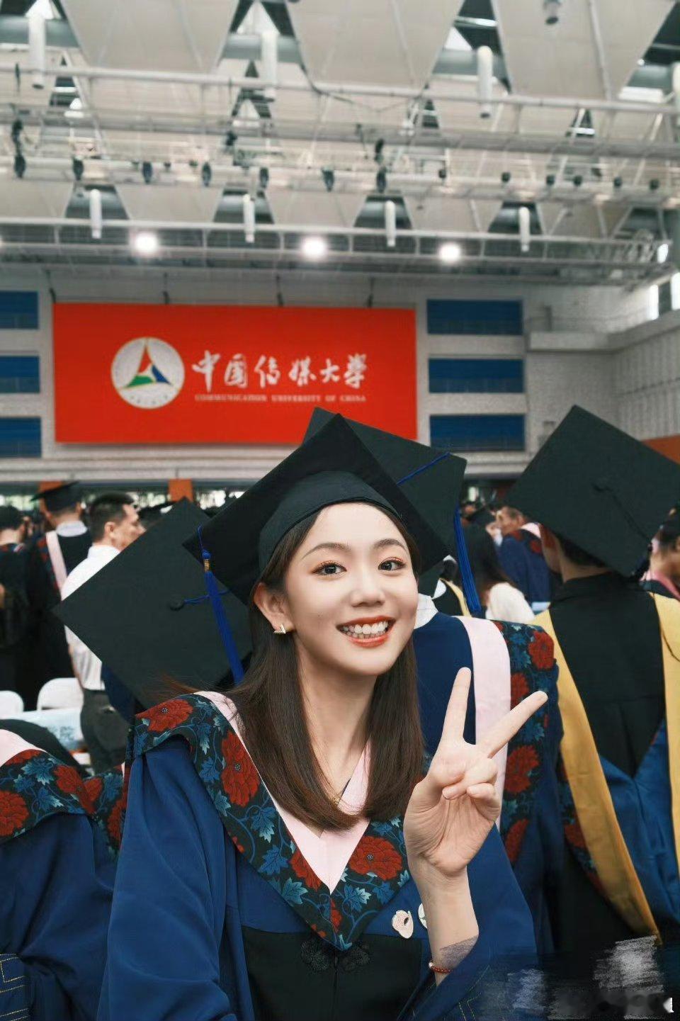 #冯禧去拍戏了#哇哇哇冯禧开始尝试新道路！小小期待一下吧！ ​​​