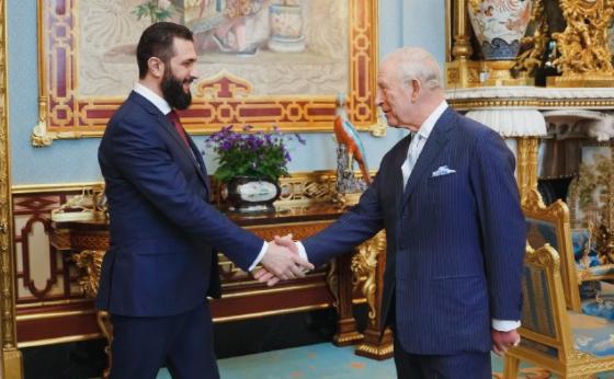 查尔斯跟恐怖分子“会晤”，看得让人心惊

叙利亚那个朱大帅，竟然跟查尔斯国王会晤