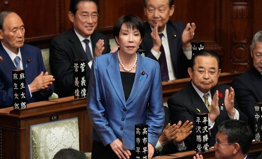高市早苗这回是铁了心要跟麻生太郎翻脸，九月的内阁改组明面上是为了挽回跌破48.4