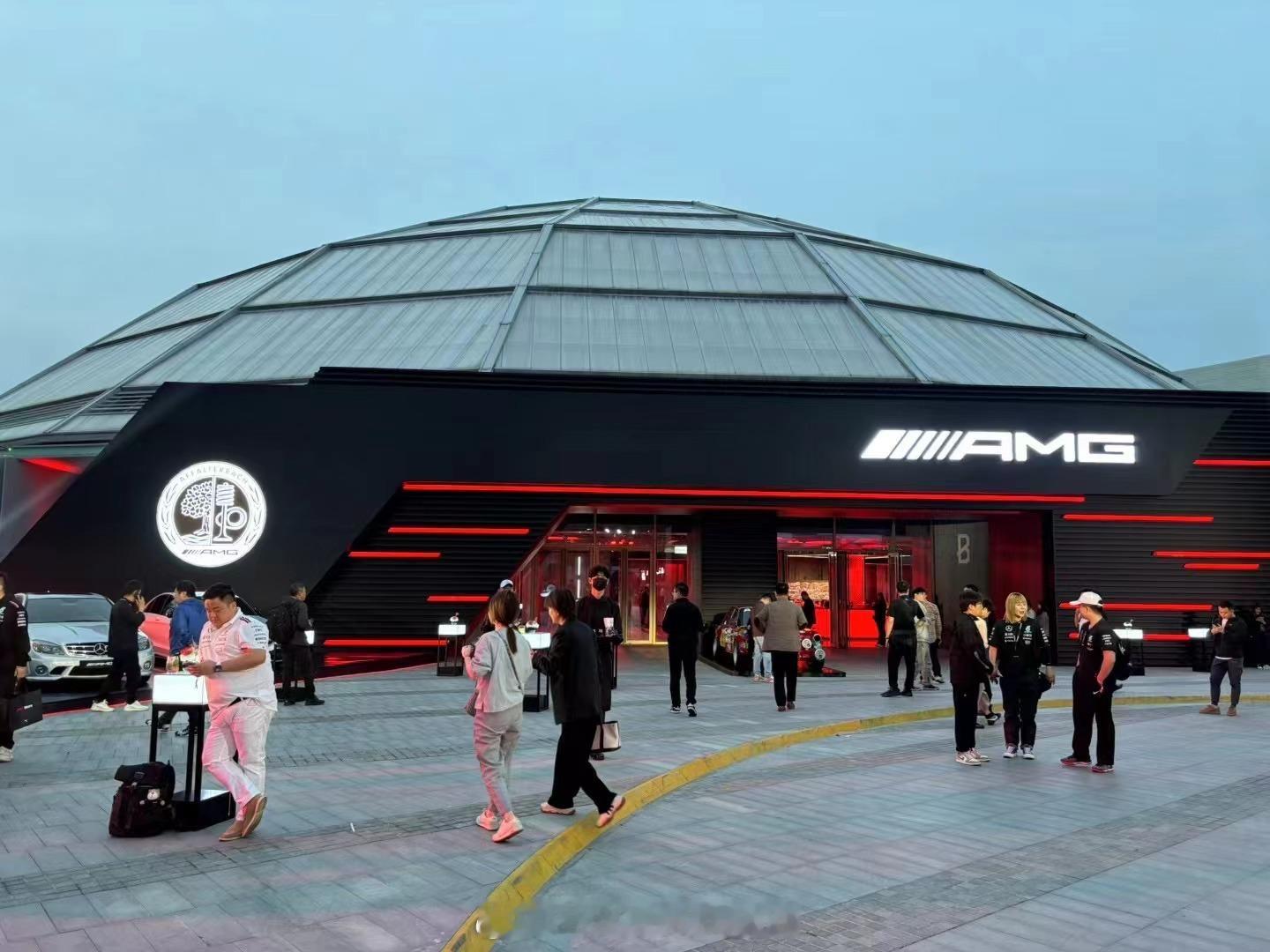 昨天AMG品牌之夜官方一口气发布了E Performance三众其中两台为国内地