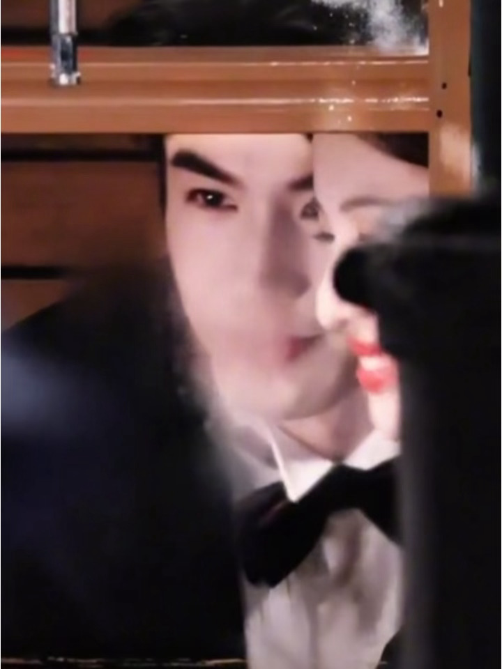 这段正片不删掉的话，🐮又该有出圈镜头了，因为无论从哪个角度看都很糟糕… 