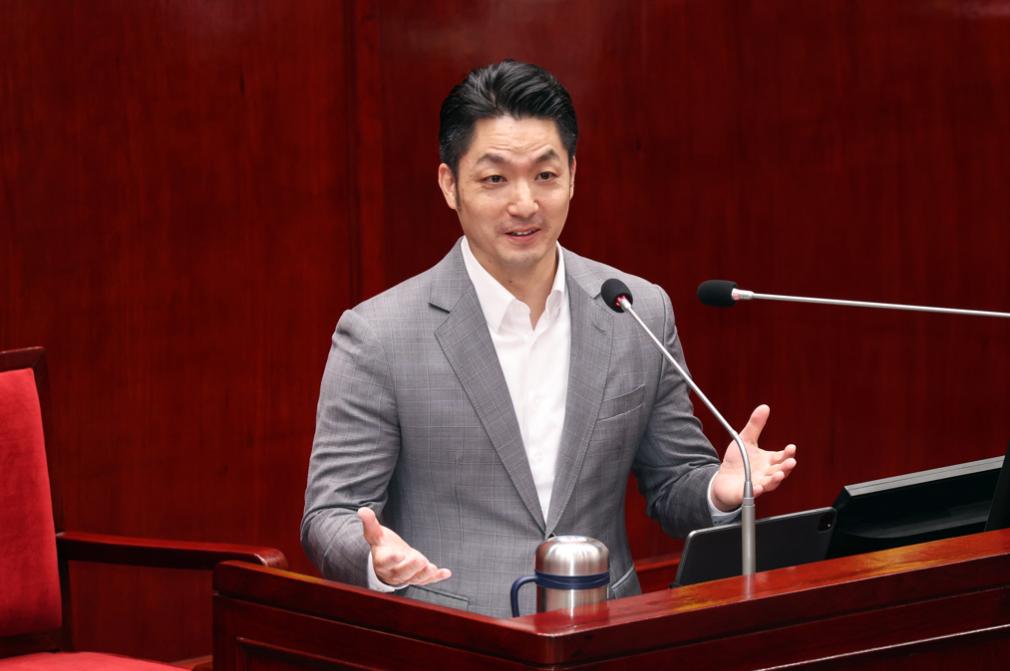 就在今天，台北市长蒋万安发表声明，

6月7日，针对沈伯洋骂“公务员假日发稿不正