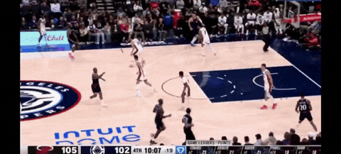 不进不罢休！保罗外线命中三分
今天快船在主场迎战热火。
第四节进行了两分钟，哈登