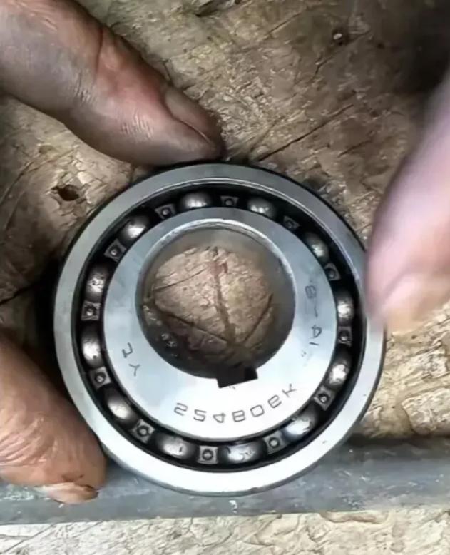 车间那位年轻电工的丈母娘心上装着的轮子，有几个电工见过呢！

这可是个稀罕物，我