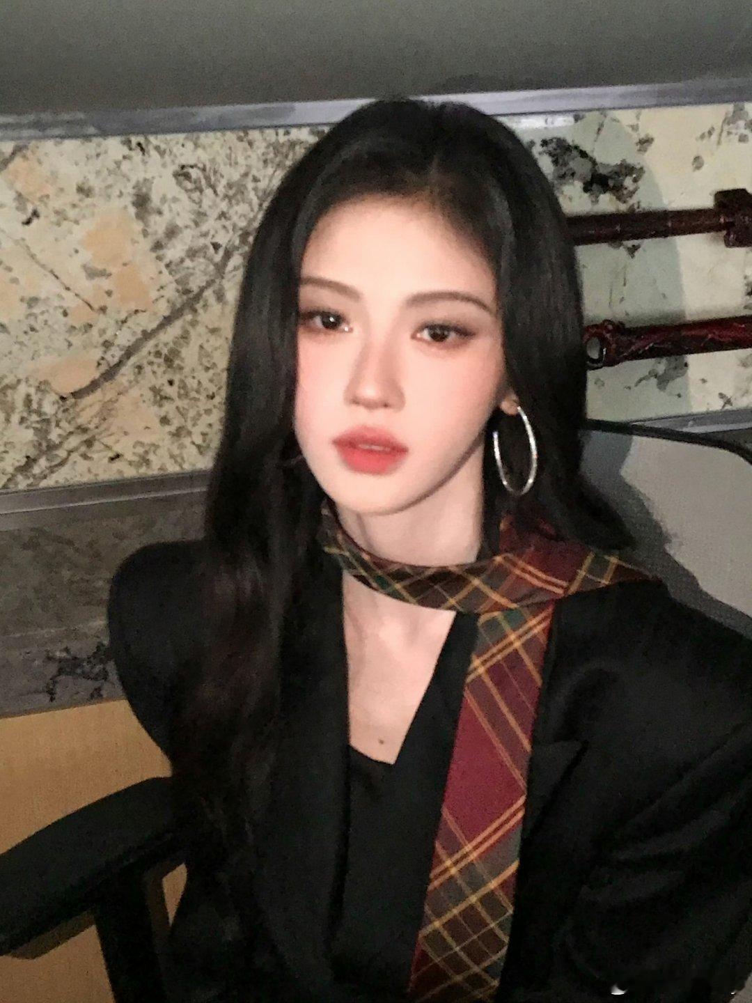 鞠婧祎万花世界 jjy鞠婧祎苏绿夏“我追的不仅是你 还有在看你的时候会眼里有光的