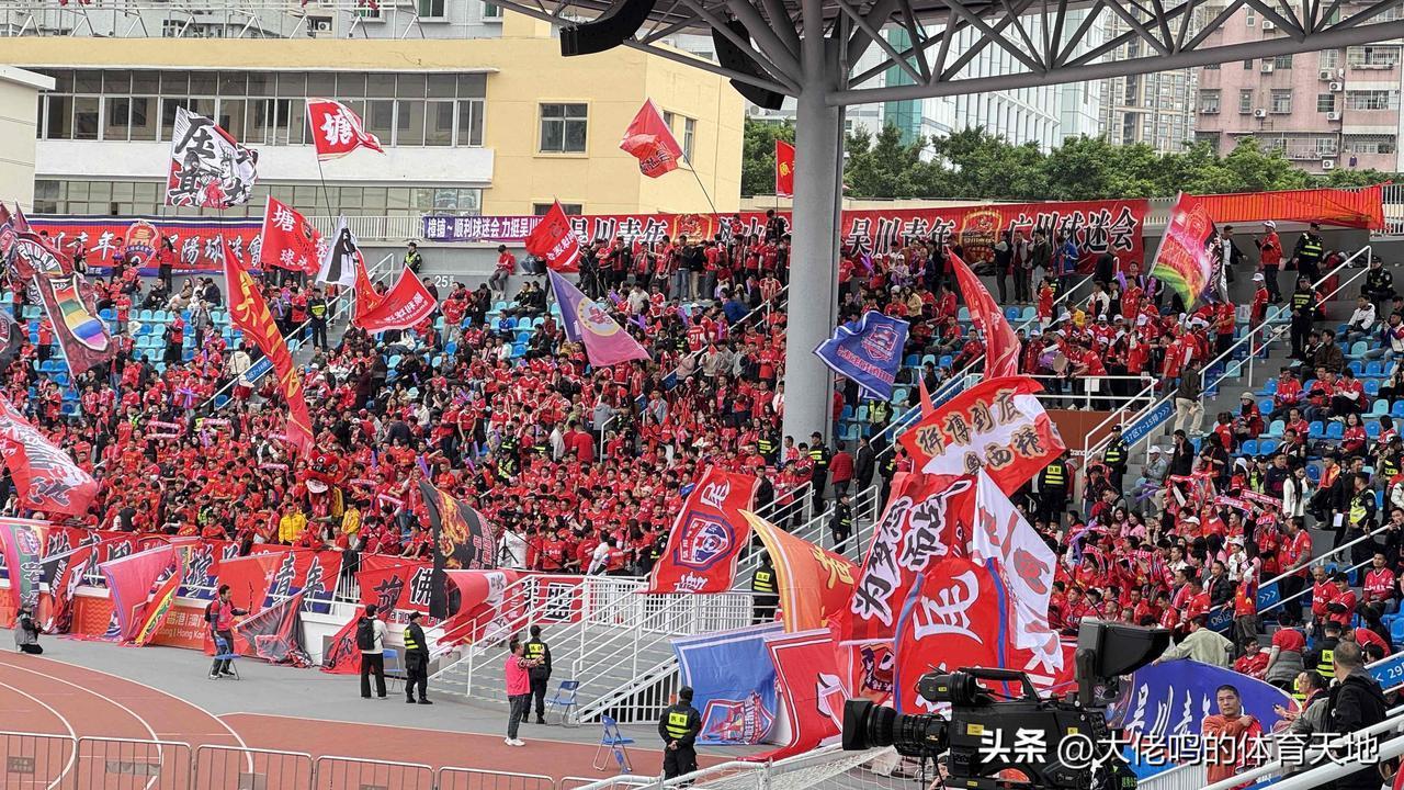 现场直击：与团队顾问已提前抵达报道位置，不过今天要化身摄影媒体了……期待这场广东