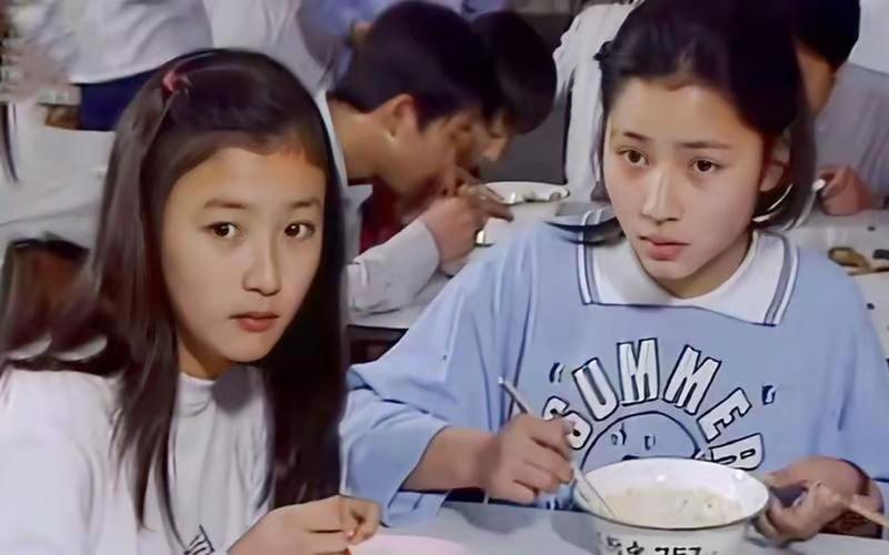 如果让你回到18岁，但什么也不能改变，你还想回去吗？
我的答案是肯定的。
我就想