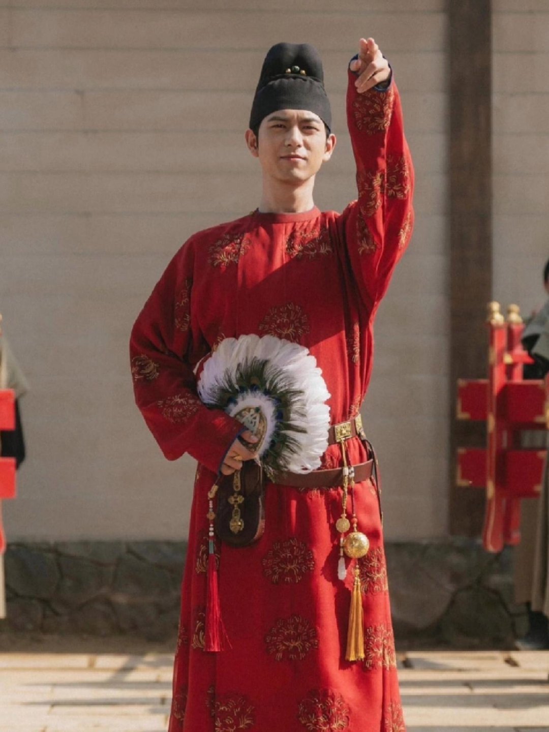 国色芳华，是谁发明的红衣给李现啊！！！现男友果然不是吹的，傲娇在剧里演的刚刚好，