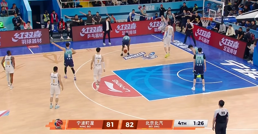被练追5分，北京队不暂停吗？这个时间段很微妙的，1个球权就可能决定比赛胜负的。宁