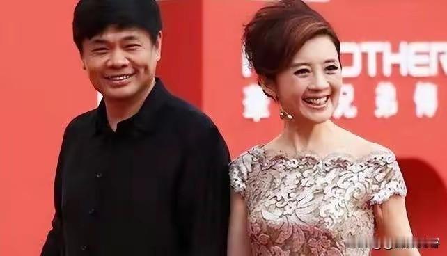看到丁健这段往事，我直接气笑了！

什么叫顶级白眼狼剧本？妻子哺乳期甩1亿离婚，
