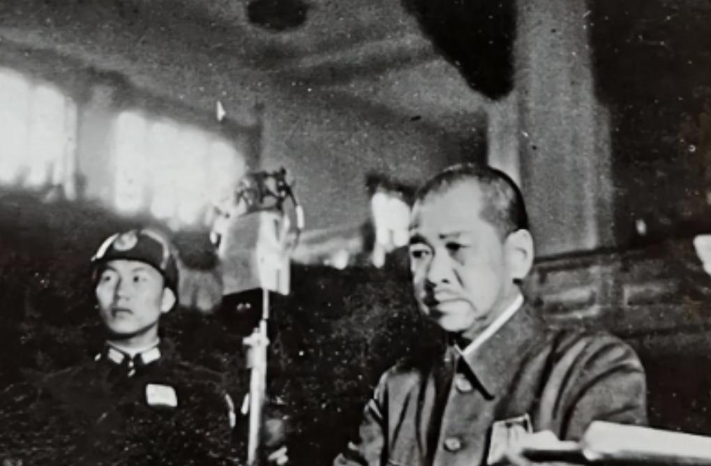 1939年长沙战场上，当薛岳得知对面是南京屠城的第六师团，中国士兵烧完纸钱后说的