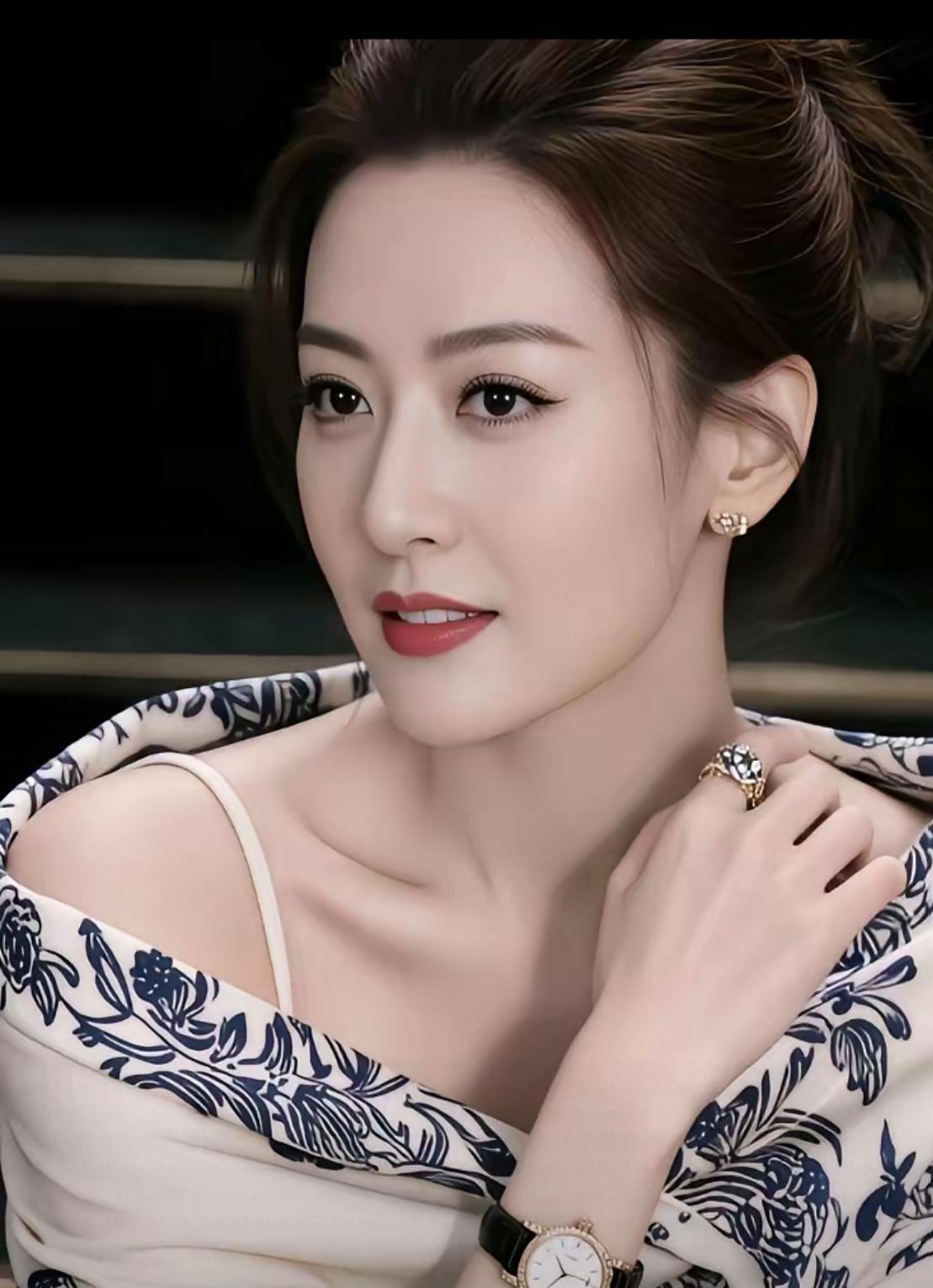 人生三顿饭，吃尽一生遗憾
 
有人说，人的一生，其实就只赶三顿饭。
 
第一顿饭