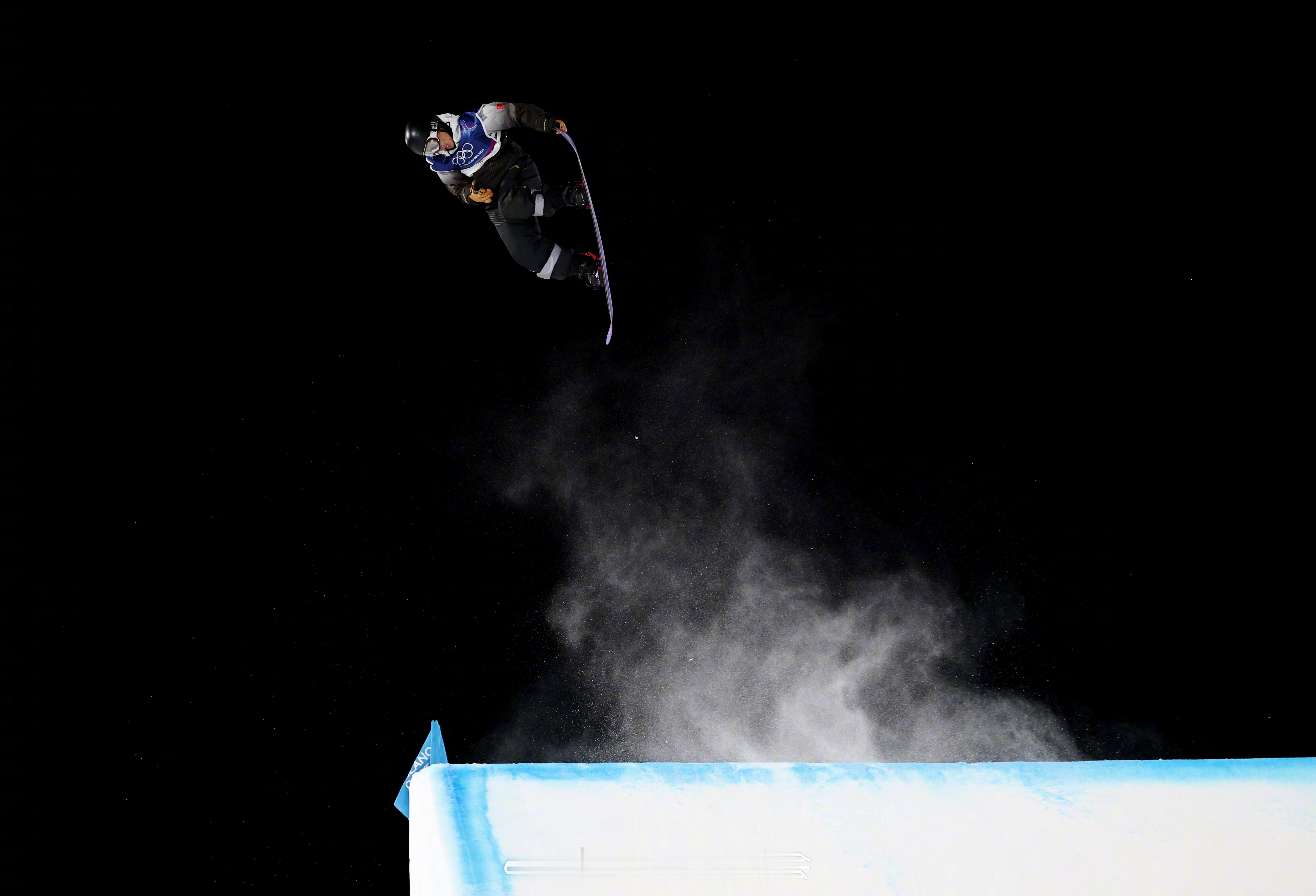 苏翊鸣大跳台晋级决赛米兰冬奥会单板滑雪大跳台 在北京时间凌晨结束的米兰冬奥会男子