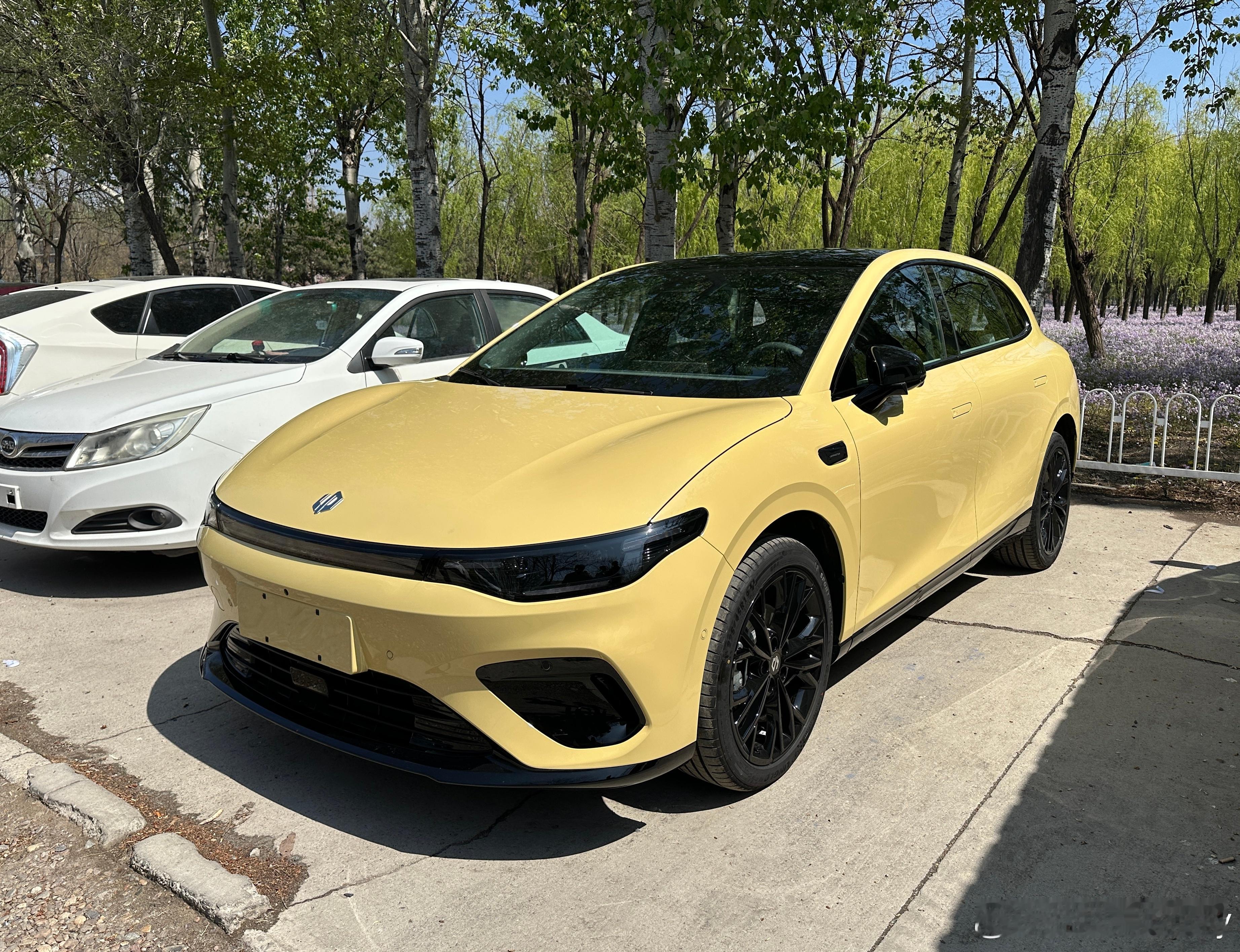 Lafa5也跟新车主交接完成…三个车主同价位车型都认真对比过 每个人也根据自己的