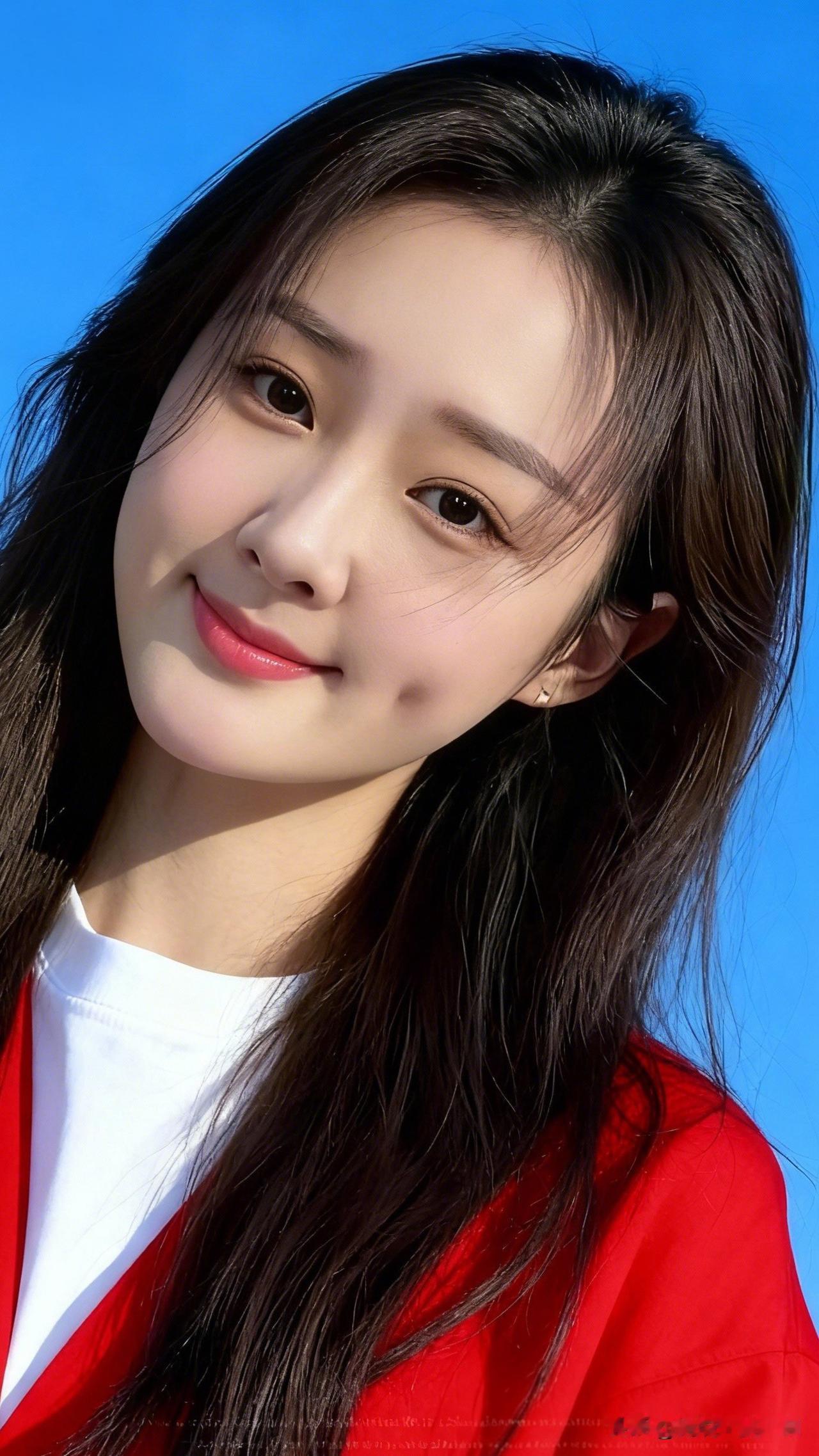 红衣映日，笑靥如花🌸 有哪些女生日常好看穿搭可以借鉴 元气满满的一天，从微笑开