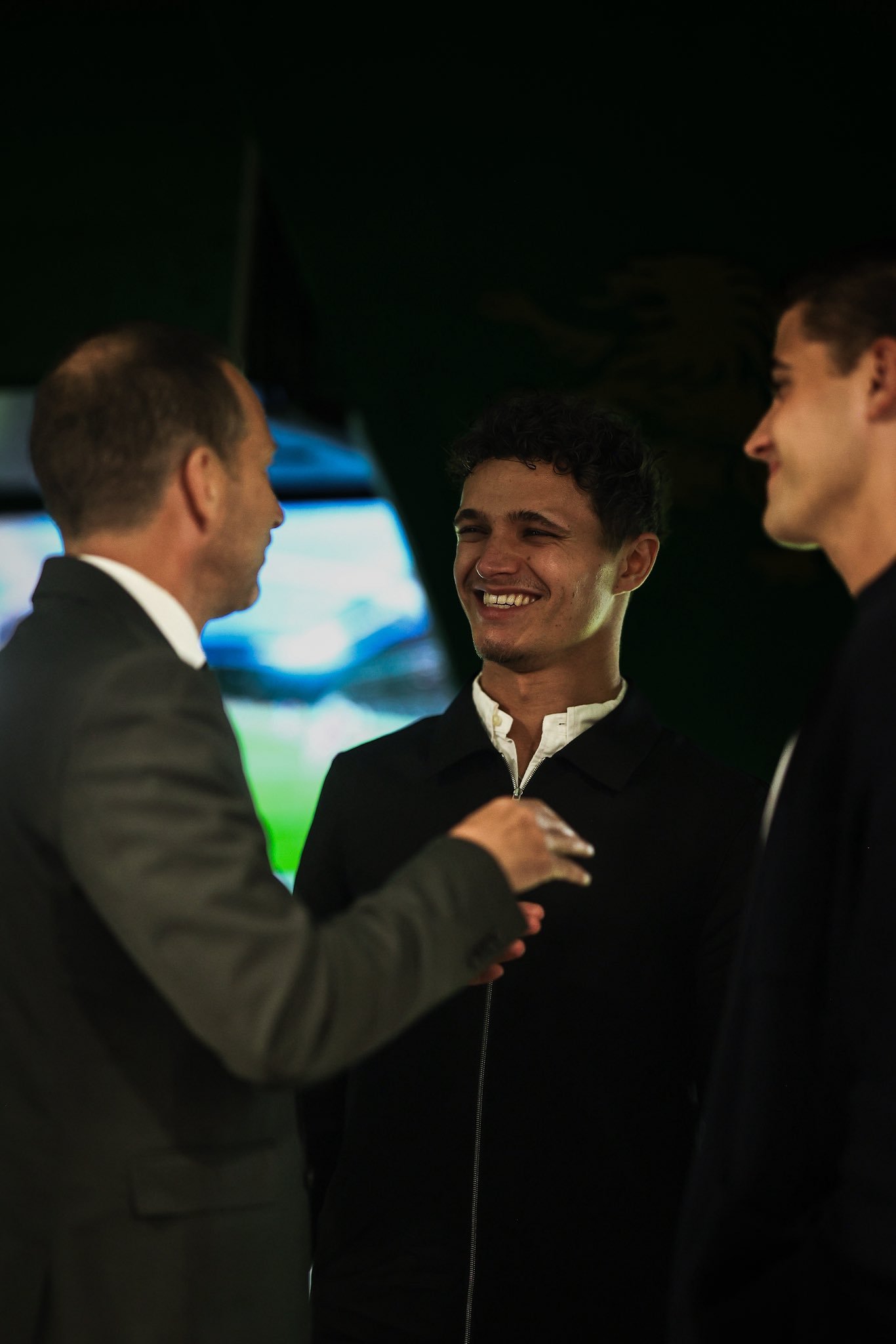 诺里斯来到葡萄牙体育主场看欧冠赛事f1McLaren