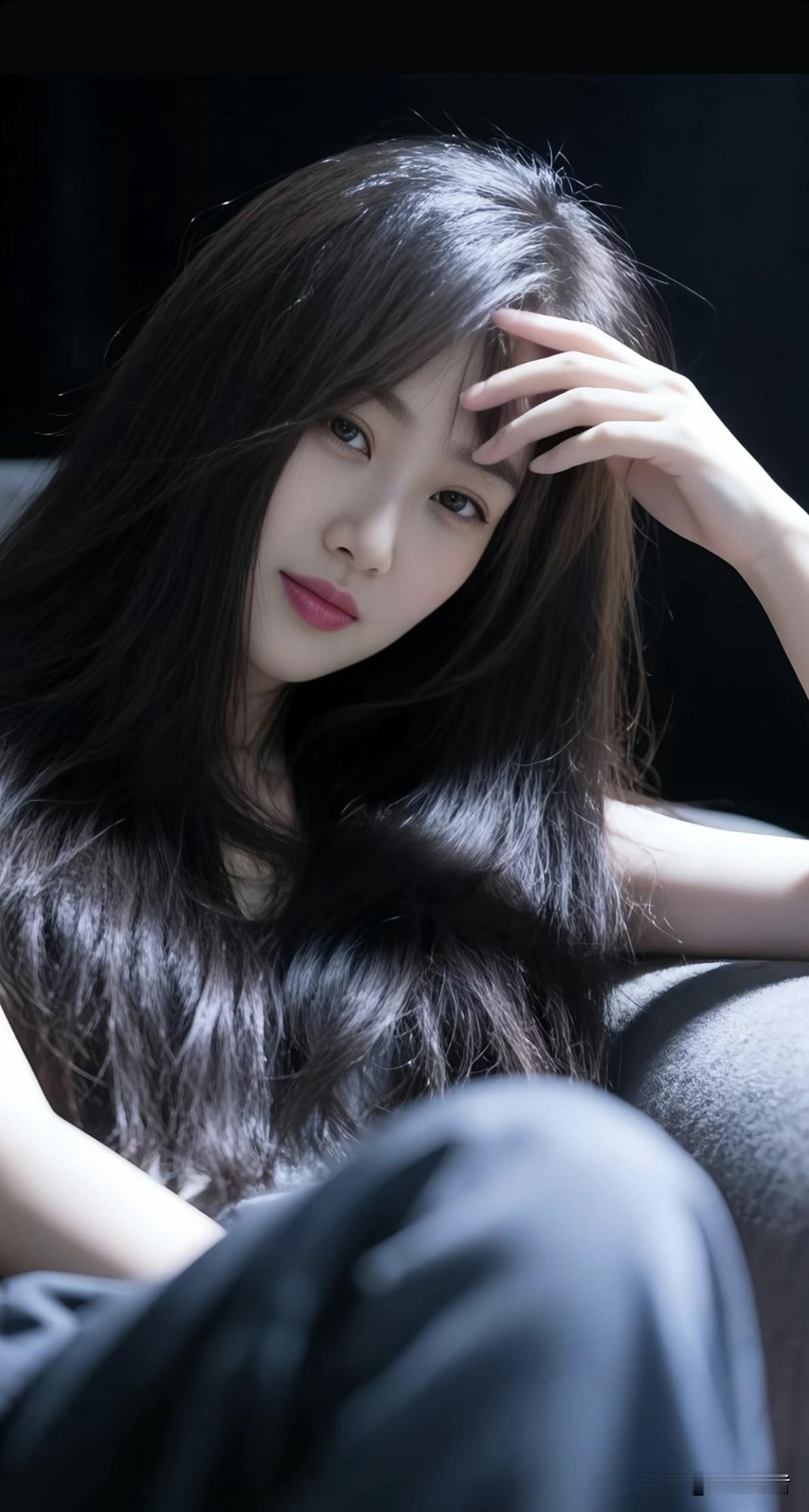 沉思的少女，黑发如瀑，眼神深邃，仿佛在思考人生的奥秘。