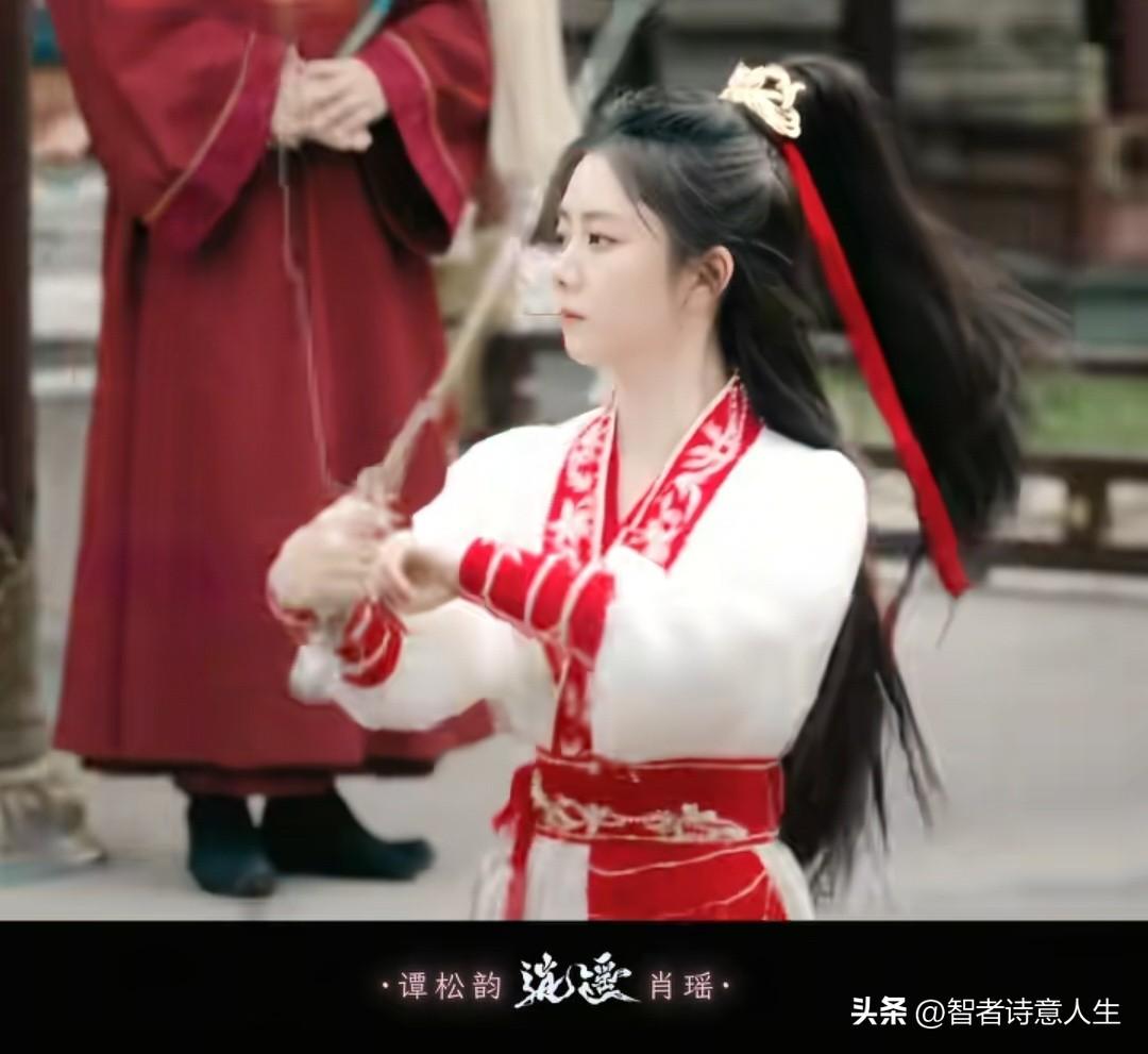 谭松韵的古城剧造型真的太飒了，每一部都值得追！
《蜀锦人家》里，她演的季英英从娇