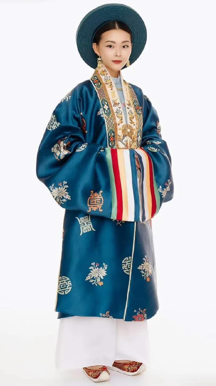 阮慈妃（越南语：Nguyễn Từ Phi／阮慈妃；？—1807年），本名阮氏珄