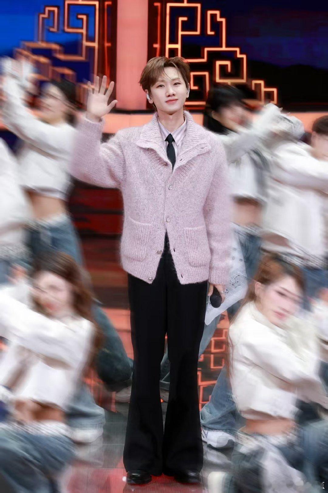 汪苏泷给辽宁春晚开了个甜头辽宁春晚 耳朵要怀孕了！汪苏泷的《像晴天像雨天》太温柔