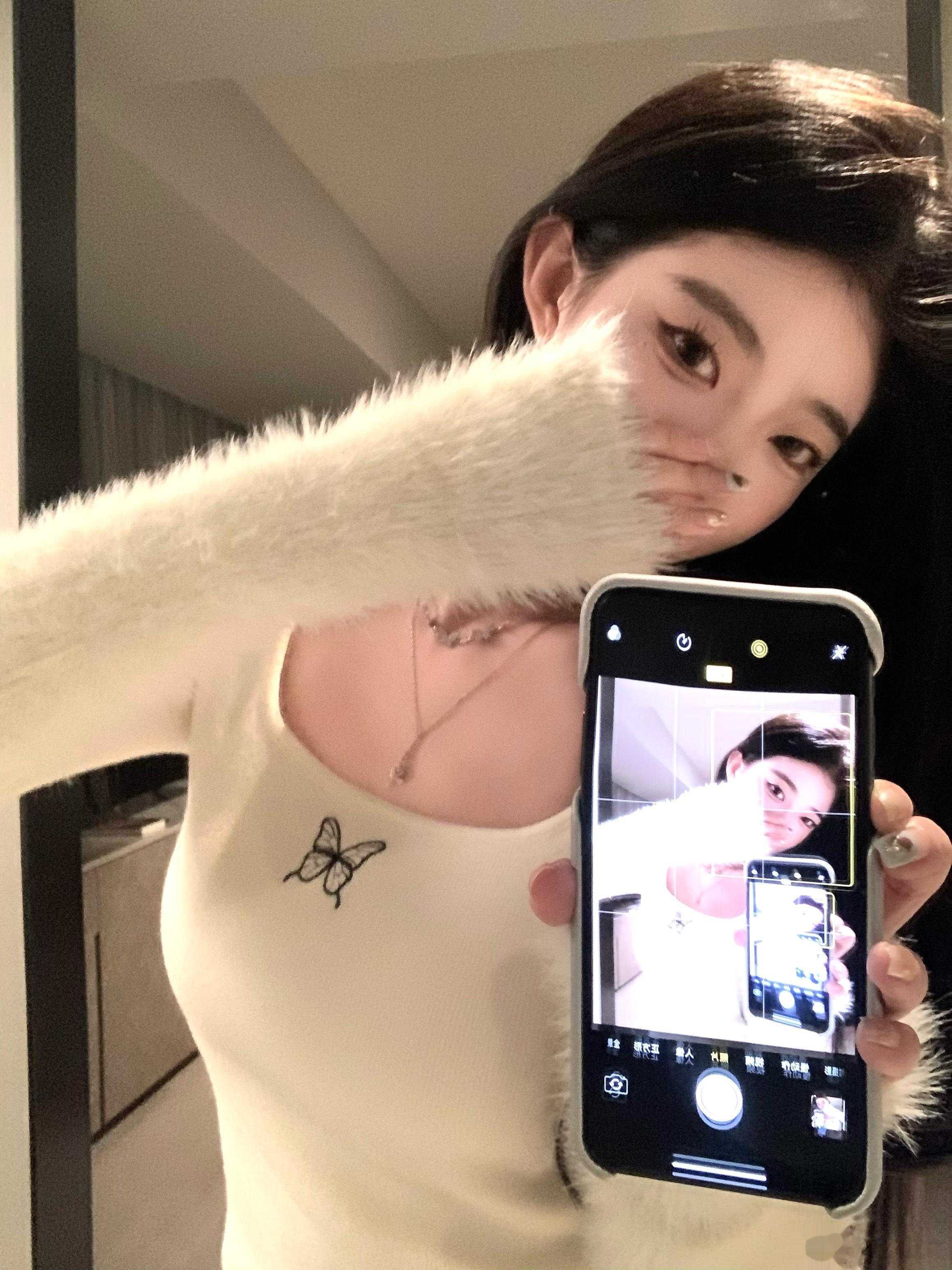 pz揪2位老婆选色啦～本期推荐 这件漂亮内搭就是秋冬的天菜单品好喜欢这种毛茸茸的