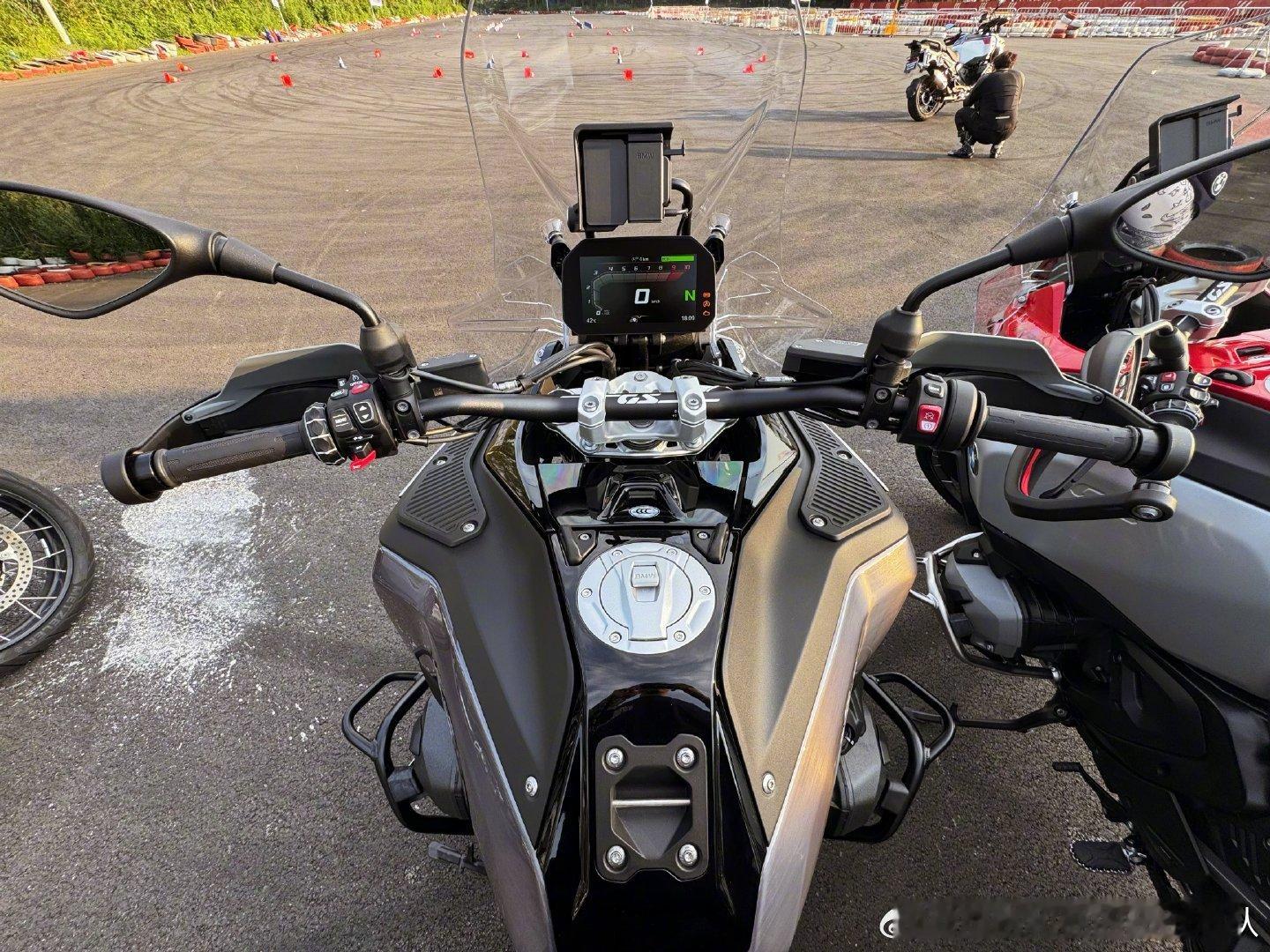 全新宝马水鸟ADV售价公布——全新BMW R 1300 GS Adventure