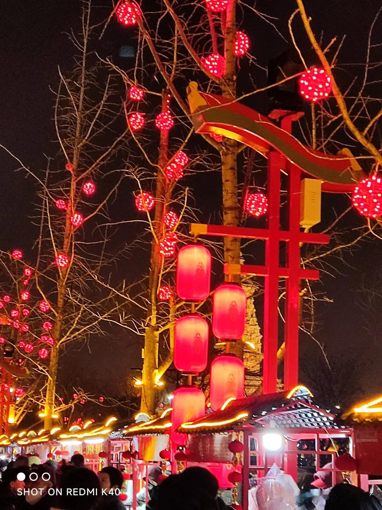 坐标河北正定南城门，蛇年大吉大利！
2025年大年夜，这里人山人海，车水马龙，热