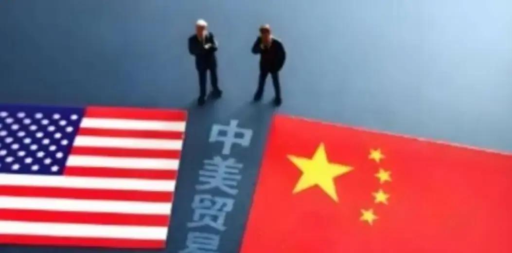 中国现在在周边安全问题上格外克制，很大一层考量并不在战场，而在账本。
 
以20