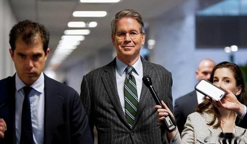 威胁对中方二级制裁？华盛顿内部先内讧了，美财长一句话说破真相。7月14日，北约秘