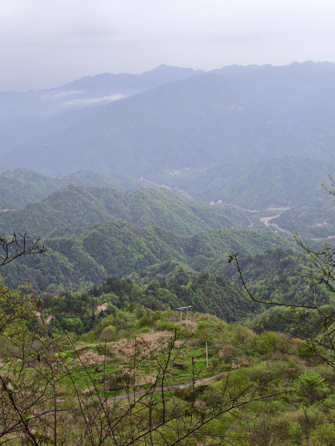 恩施州这下热闹了。州长、州委副书记、组织部长及一位副州长，都是宜昌人，也都曾经履