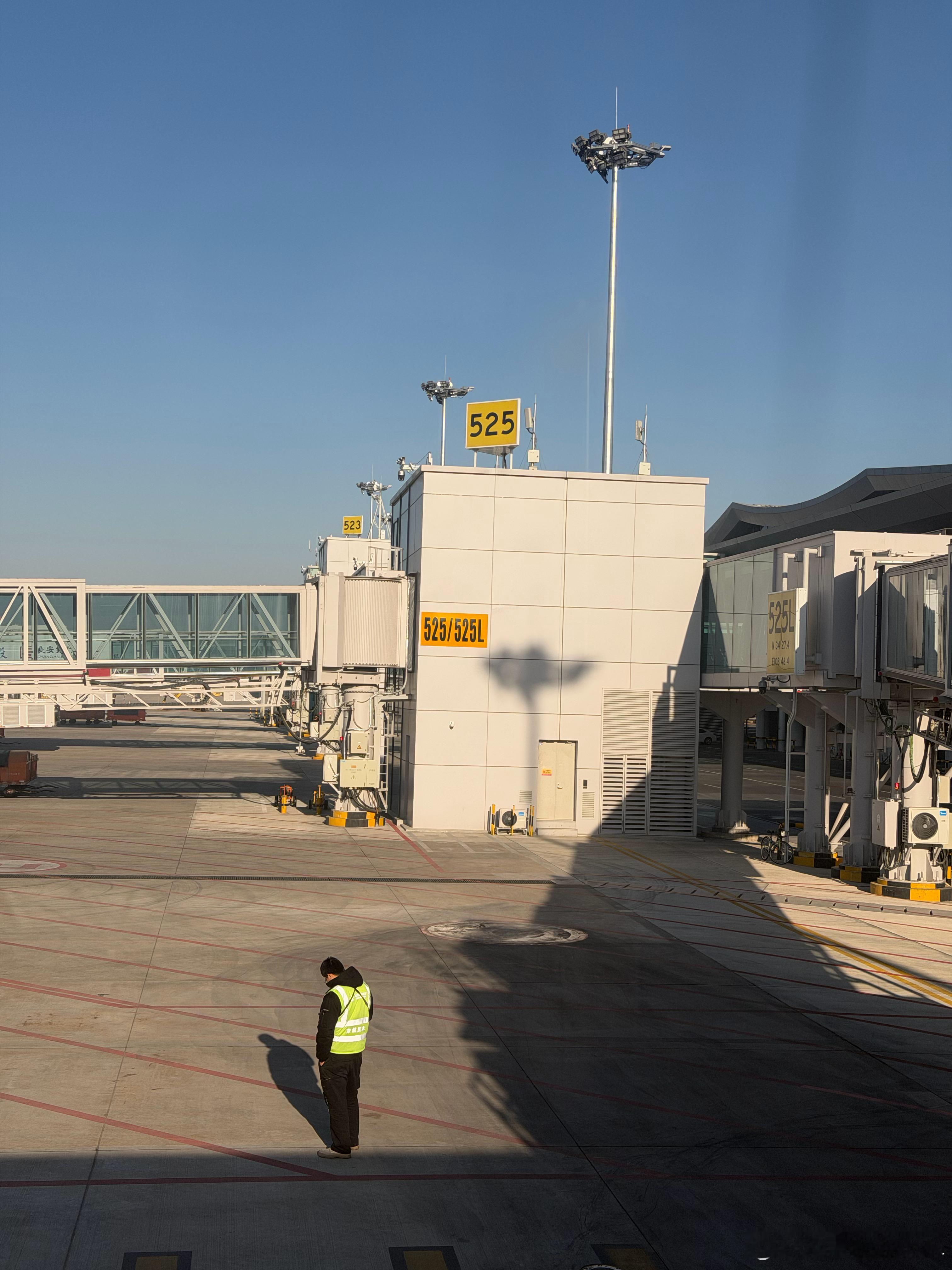 早班机早班机！杭州见 咸阳·西安咸阳国际机场